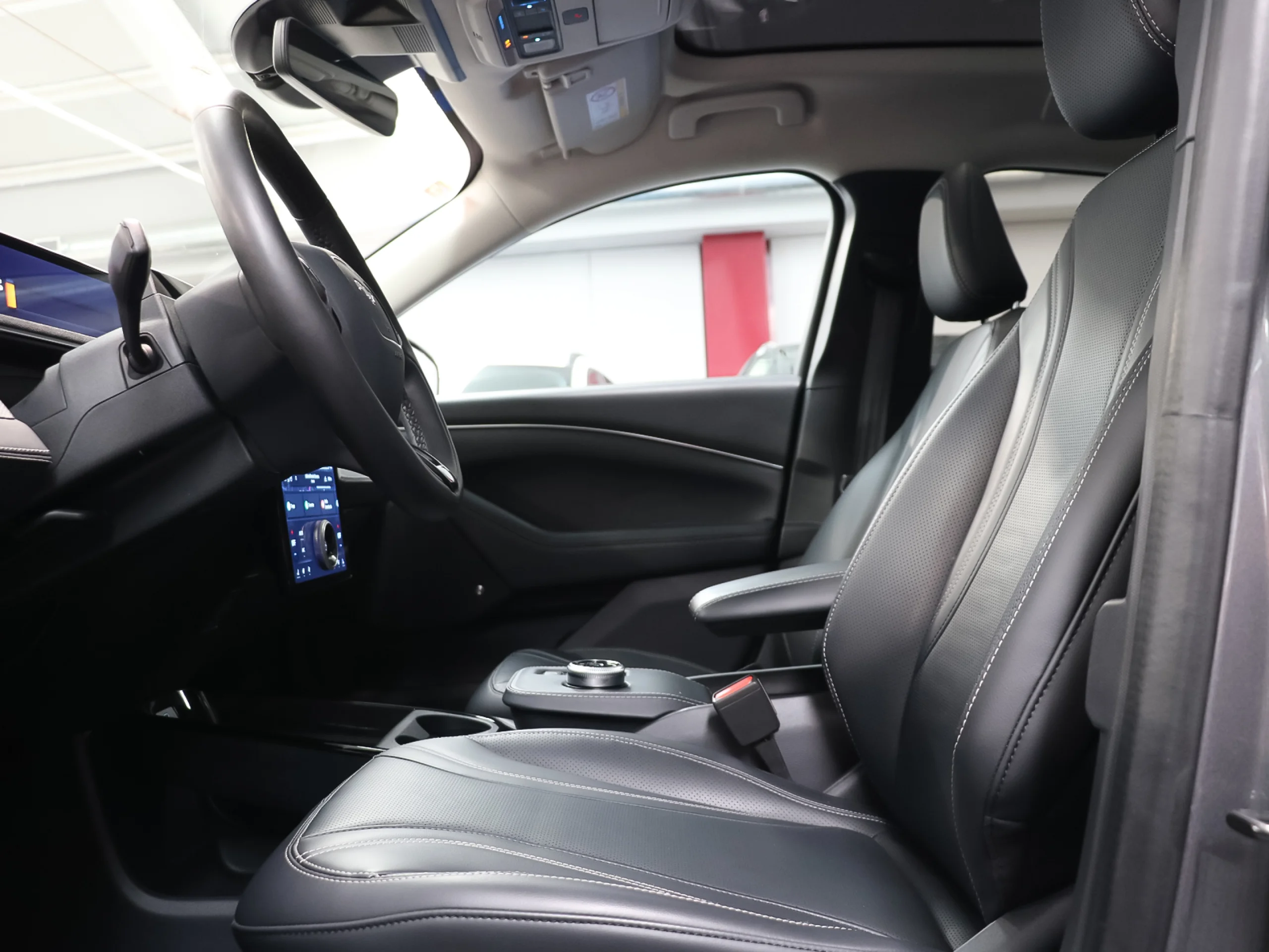 Ford Mustang Mach-E AWD Batería 75.7Kwh 198 kW (269 CV) - Foto 7