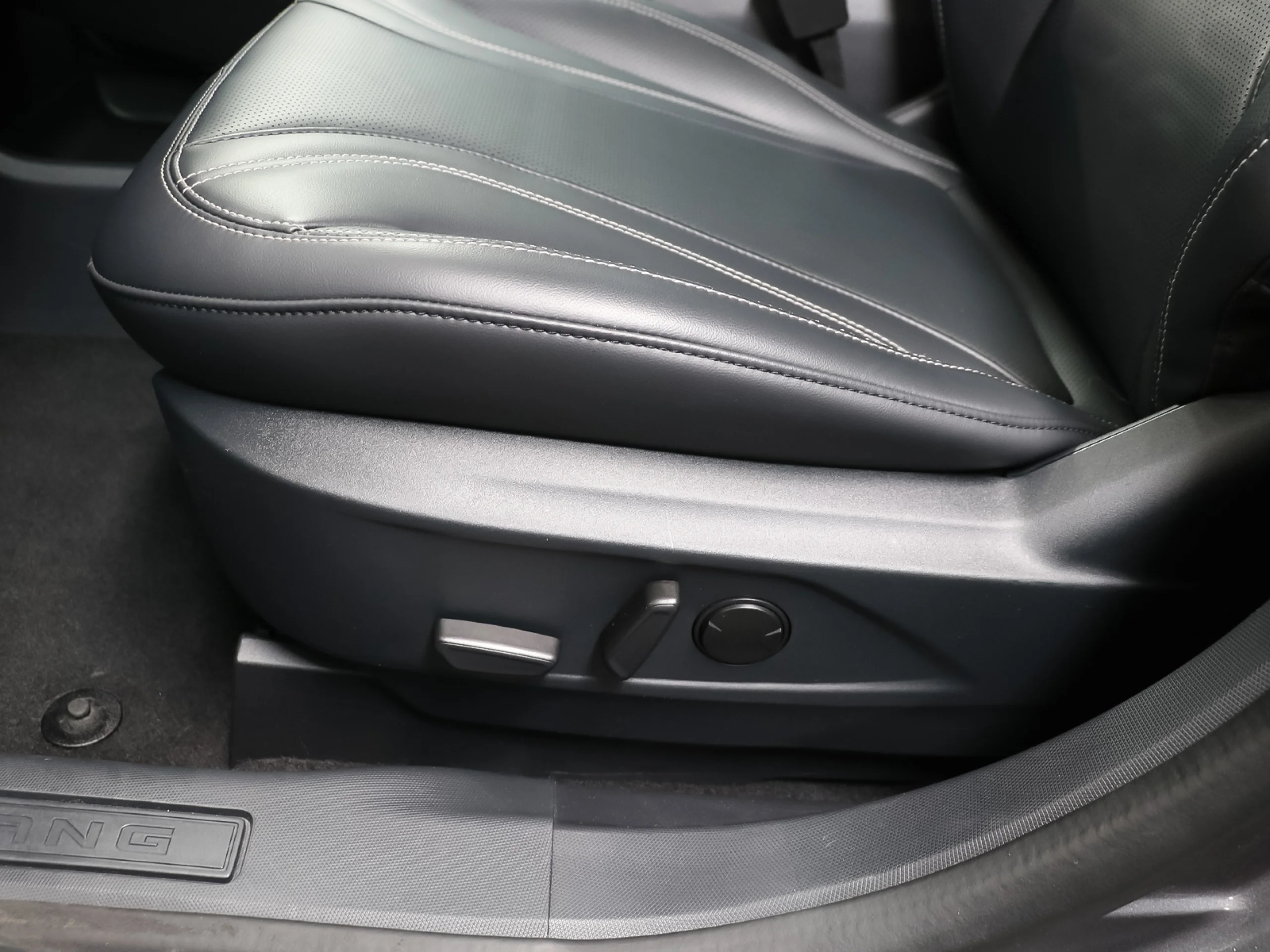 Ford Mustang Mach-E AWD Batería 75.7Kwh 198 kW (269 CV) - Foto 8