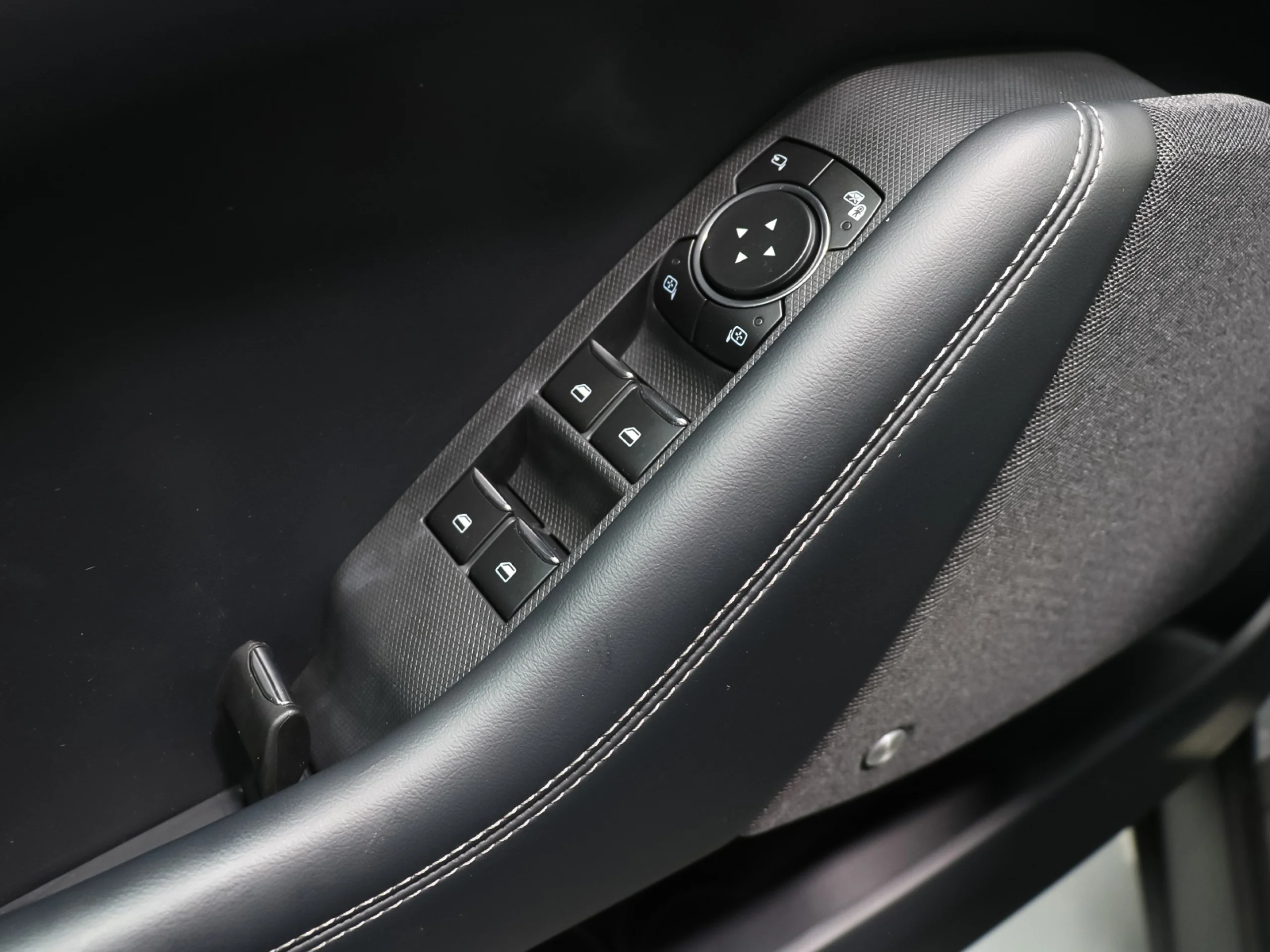 Ford Mustang Mach-E AWD Batería 75.7Kwh 198 kW (269 CV) - Foto 37