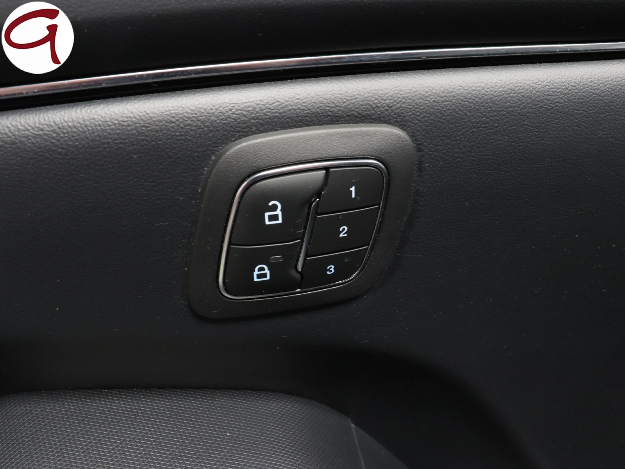 Ford Mustang Mach-E Batería 98.8Kwh 216 kW (294 CV) - Foto 32