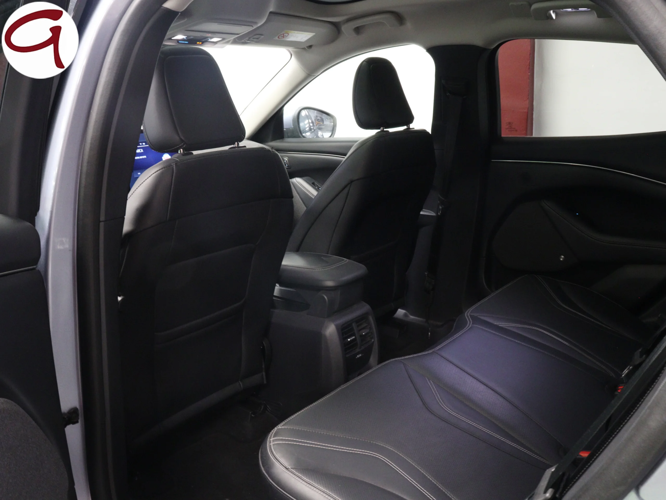 Ford Mustang Mach-E Batería 98.8Kwh 216 kW (294 CV) - Foto 8