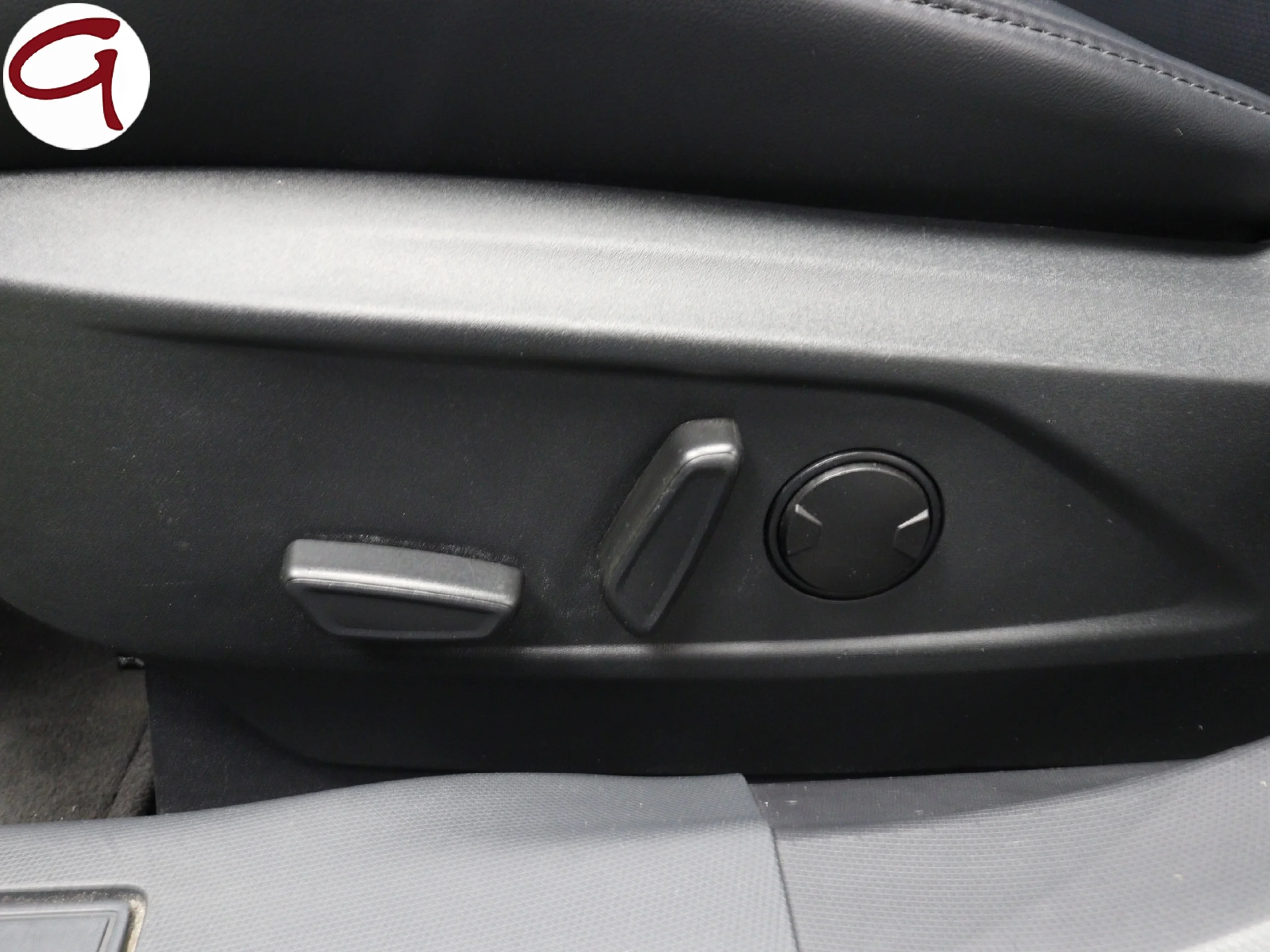 Ford Mustang Mach-E Batería 98.8Kwh 216 kW (294 CV) - Foto 6