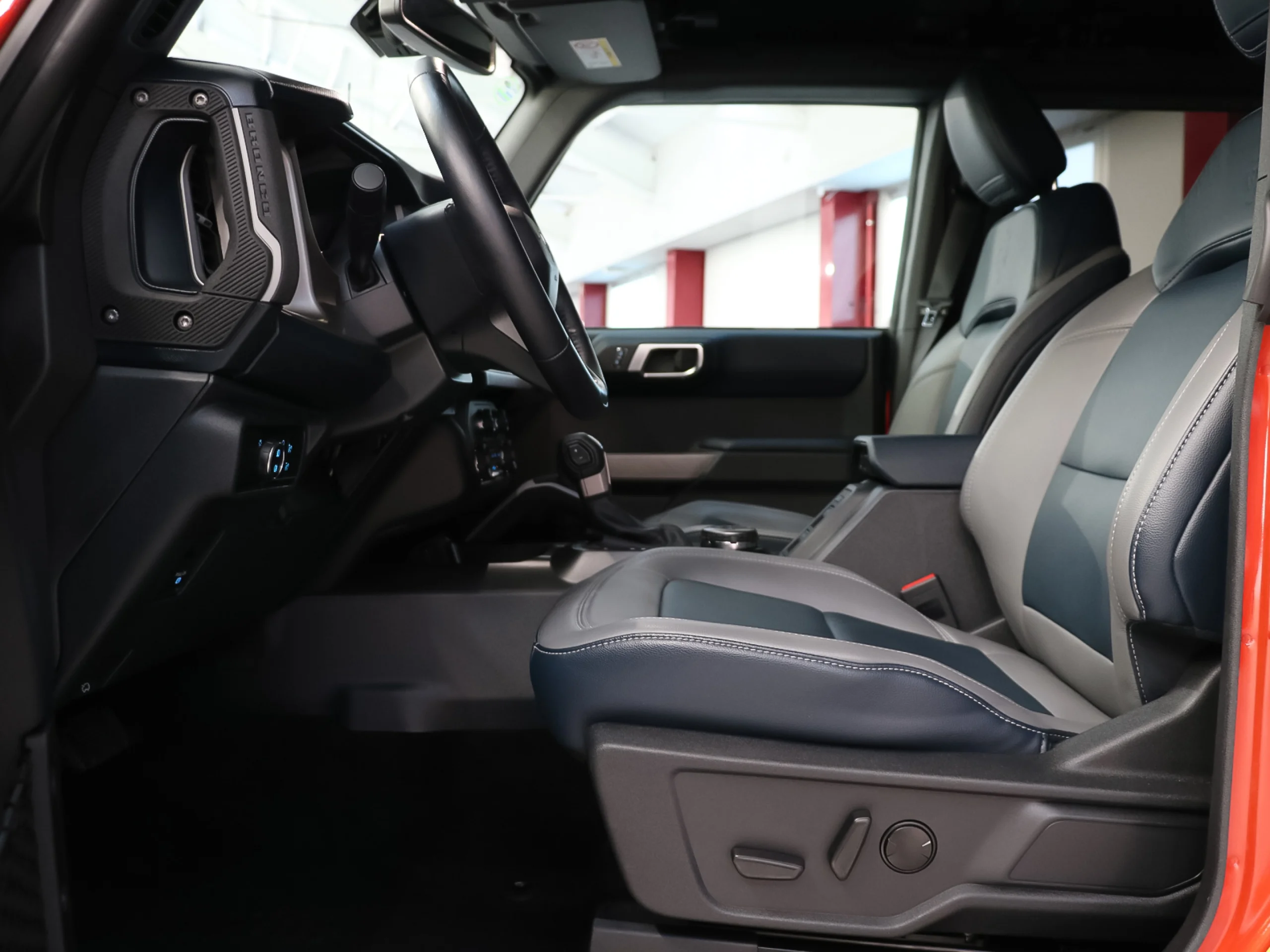 Ford Bronco 2.7 EcoBoost V6 Outer Banks 4x4 In Auto 246 kW (335 CV) - Foto 8