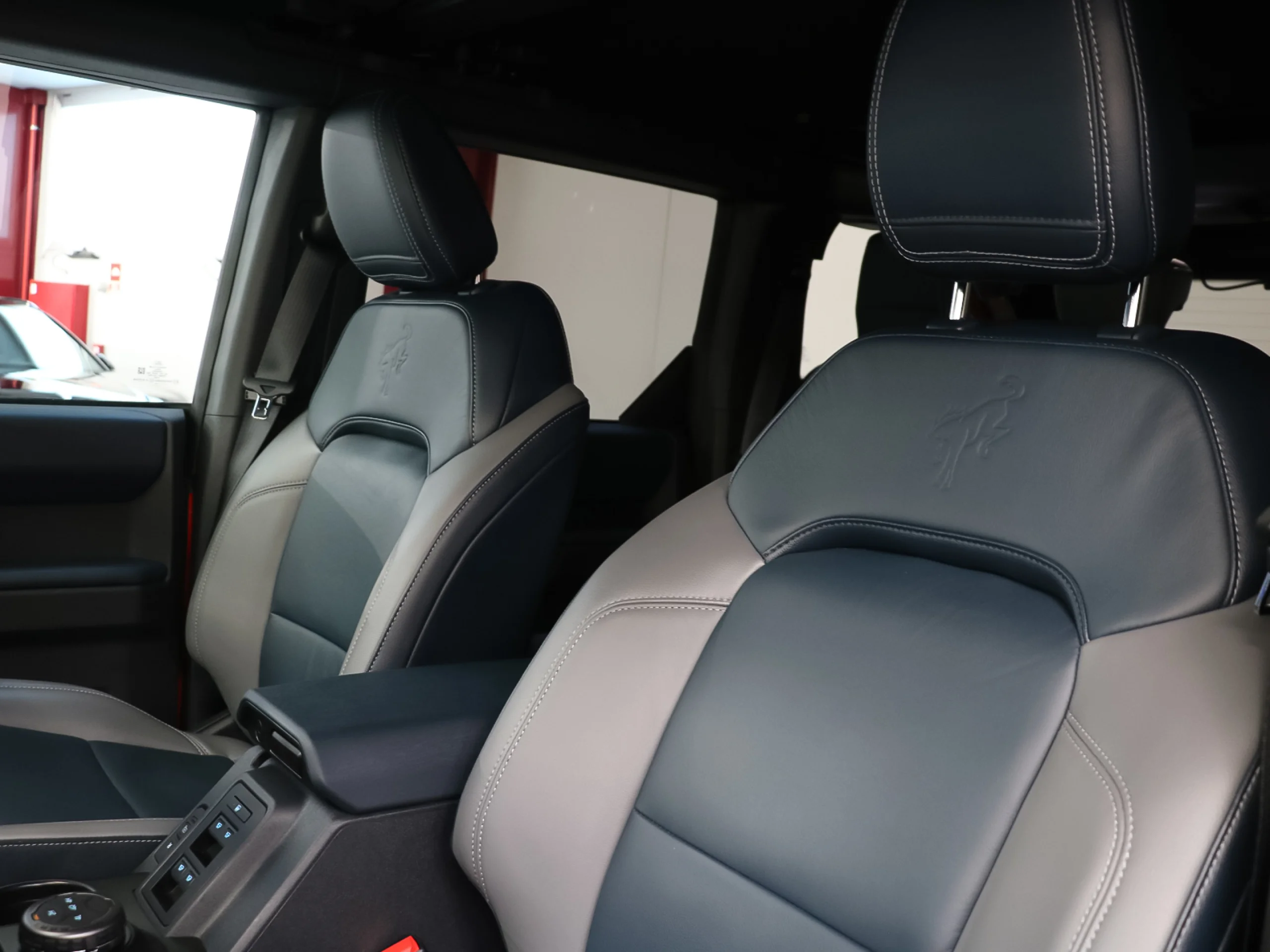 Ford Bronco 2.7 EcoBoost V6 Outer Banks 4x4 In Auto 246 kW (335 CV) - Foto 10