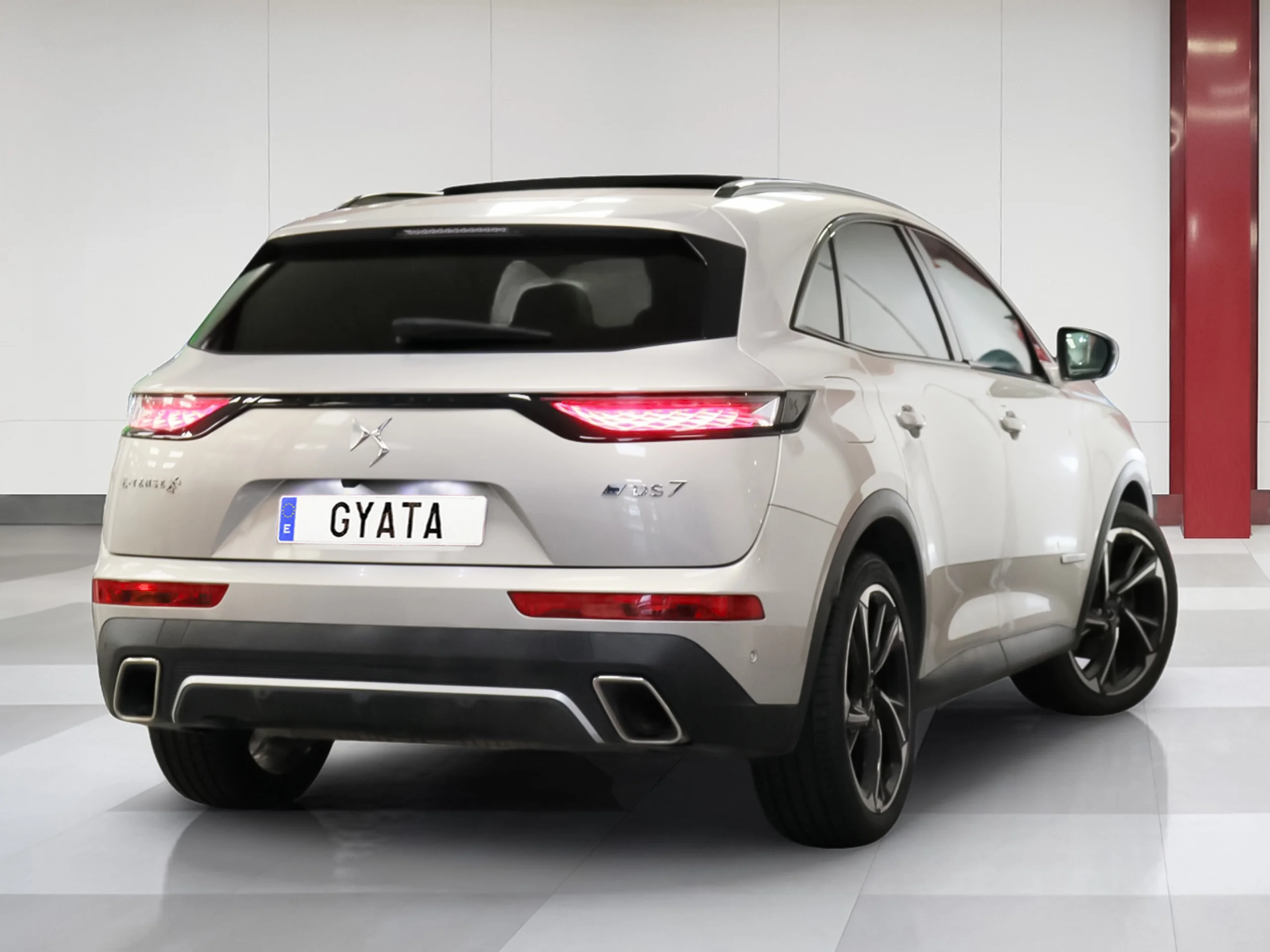 DS DS7 Crossback E-Tense 300 Louvre 4WD Auto 221 kW (300 CV) - Foto 3