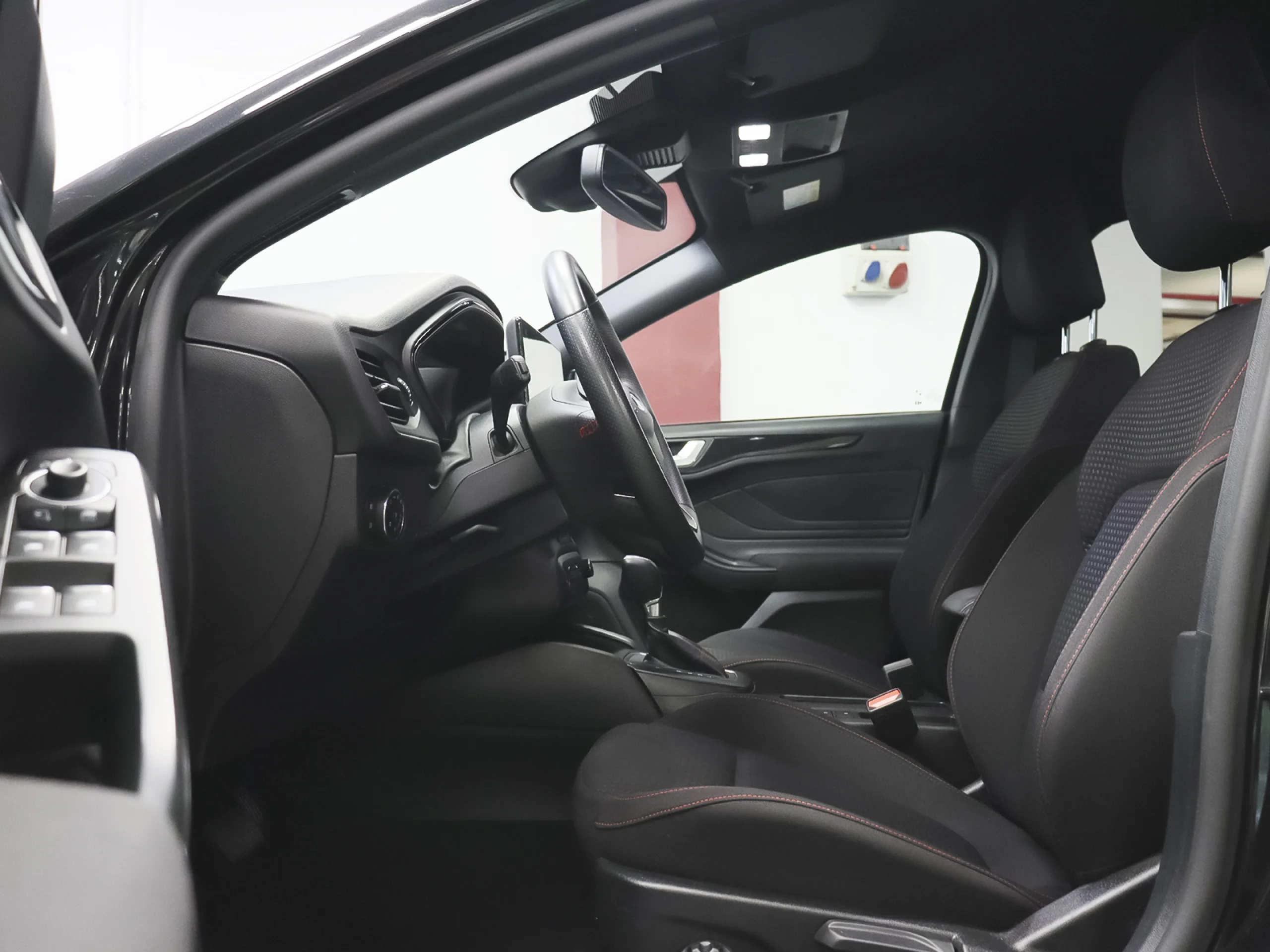 Ford Focus SportBreak 1.0 Ecoboost MHEV ST-Line Auto 114 kW (155 CV) - Foto 6