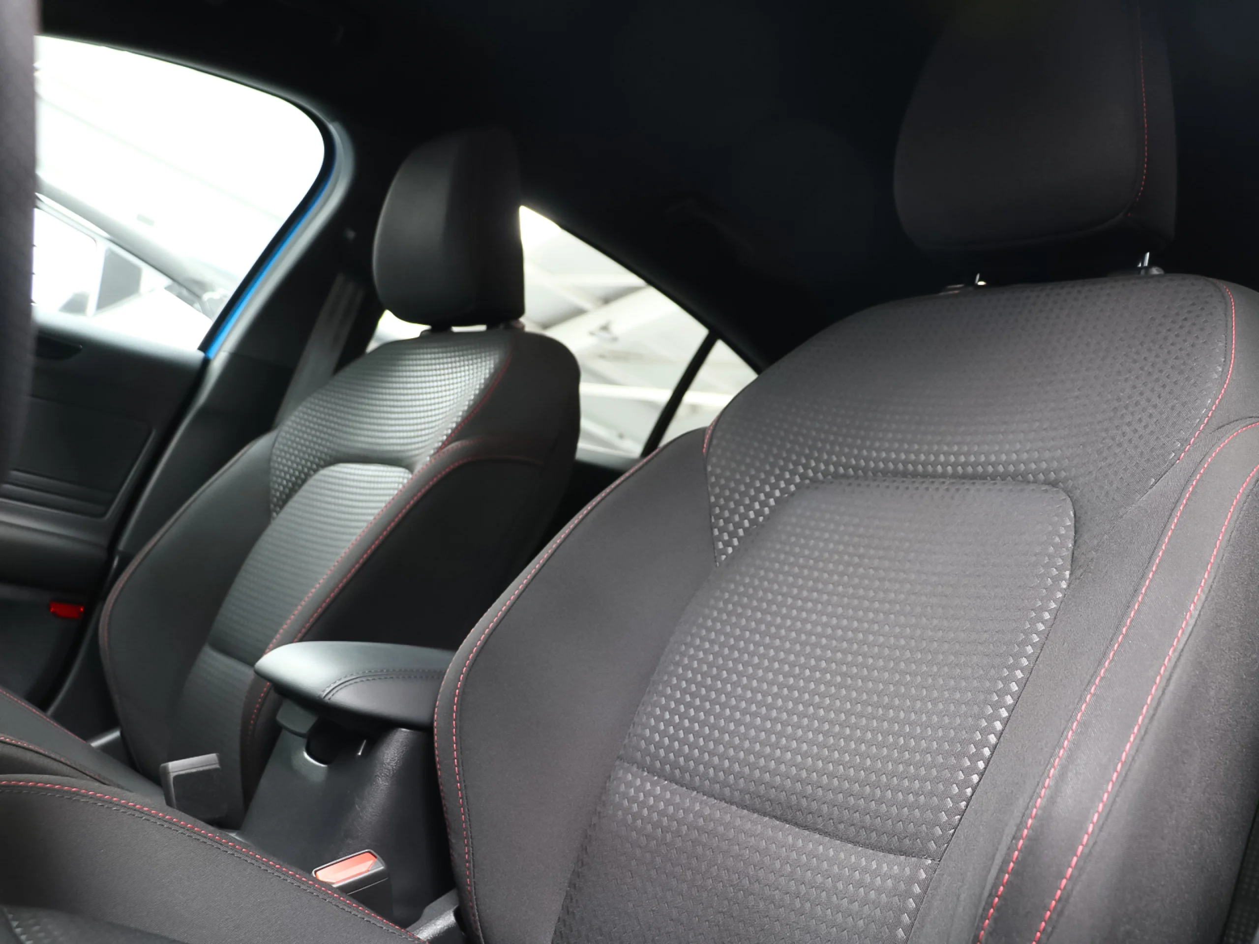 Ford Focus 1.0 Ecoboost MHEV ST-Line Auto 114 kW (155 CV) - Foto 8