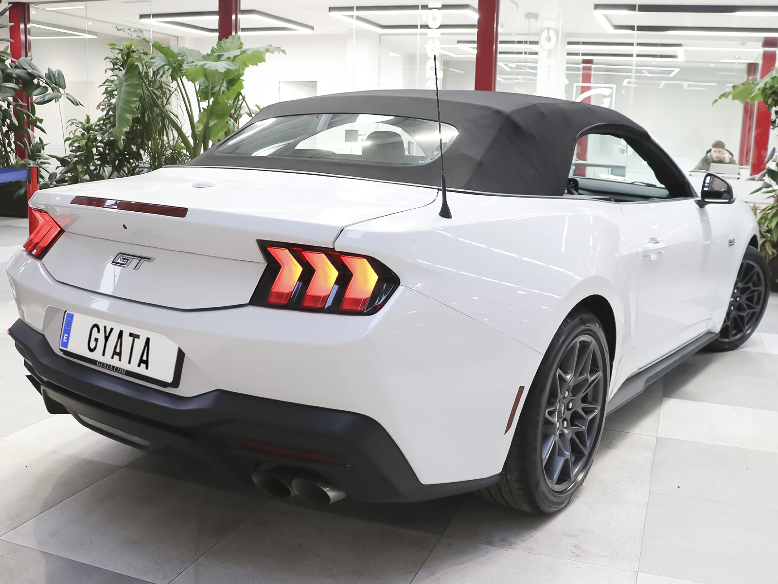 Ford Mustang 5.0 Ti-VCT V8 Convertible Mustang GT AT 331 kW (450 CV) - Foto 6