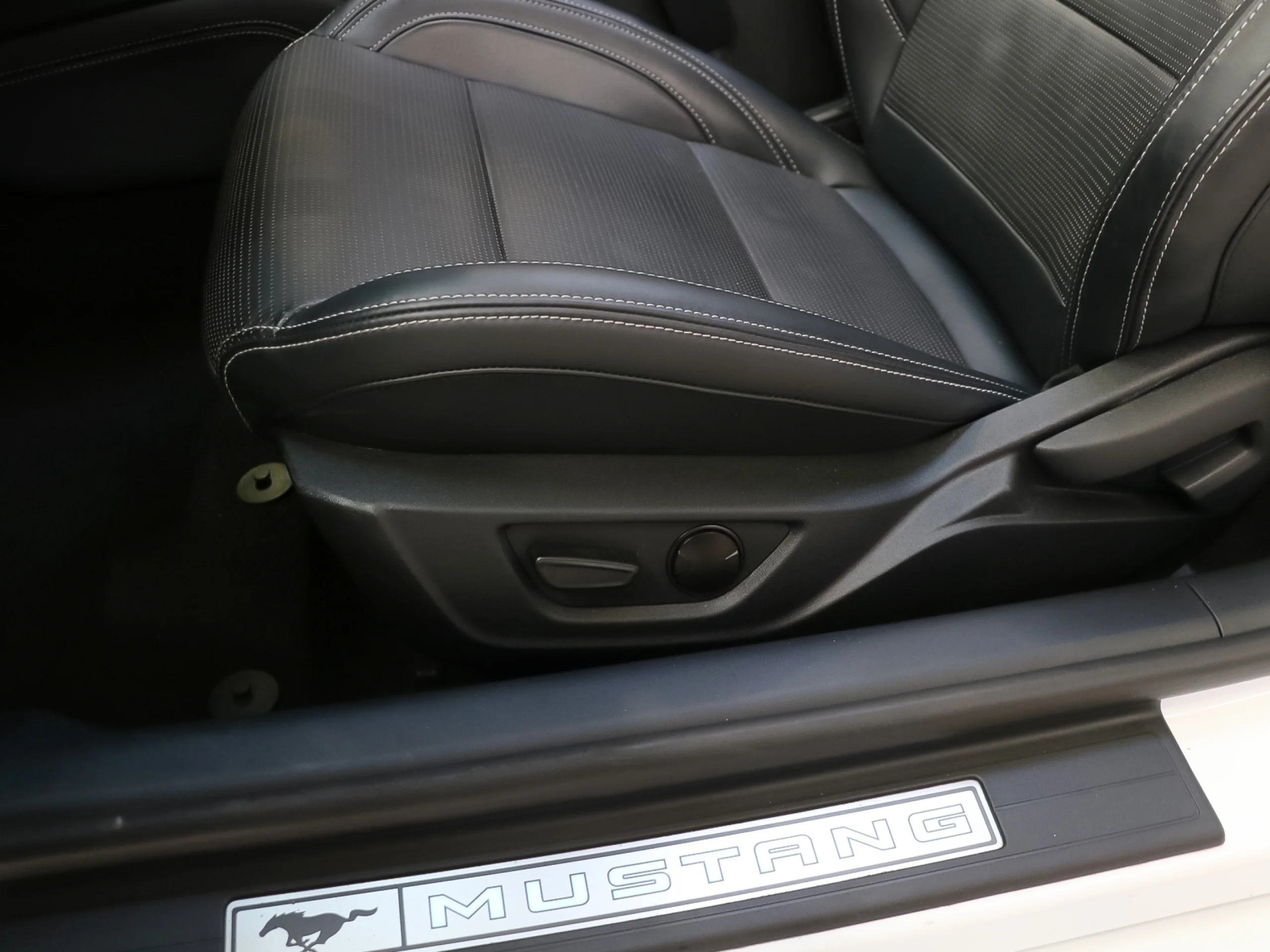 Ford Mustang 5.0 Ti-VCT V8 Convertible Mustang GT AT 331 kW (450 CV) - Foto 13