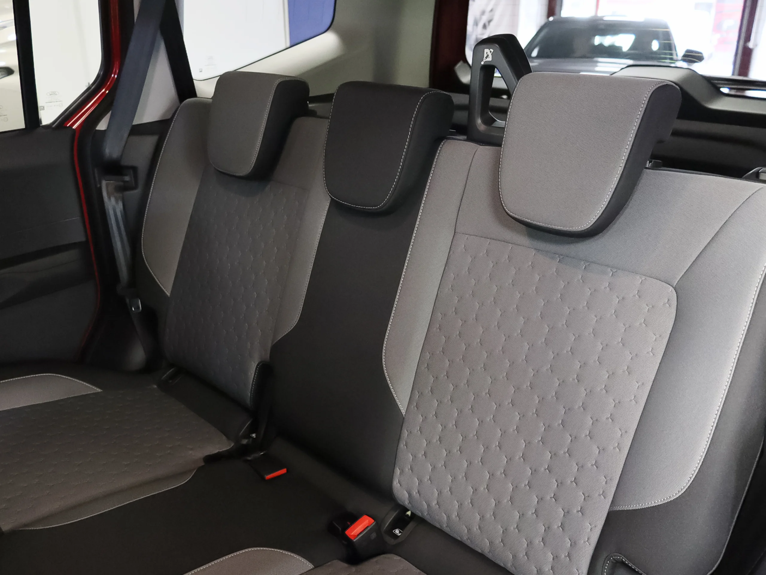 Ford Tourneo Courier BEV 43,5kWh Titanium Auto 100 kW (136 CV) - Foto 9