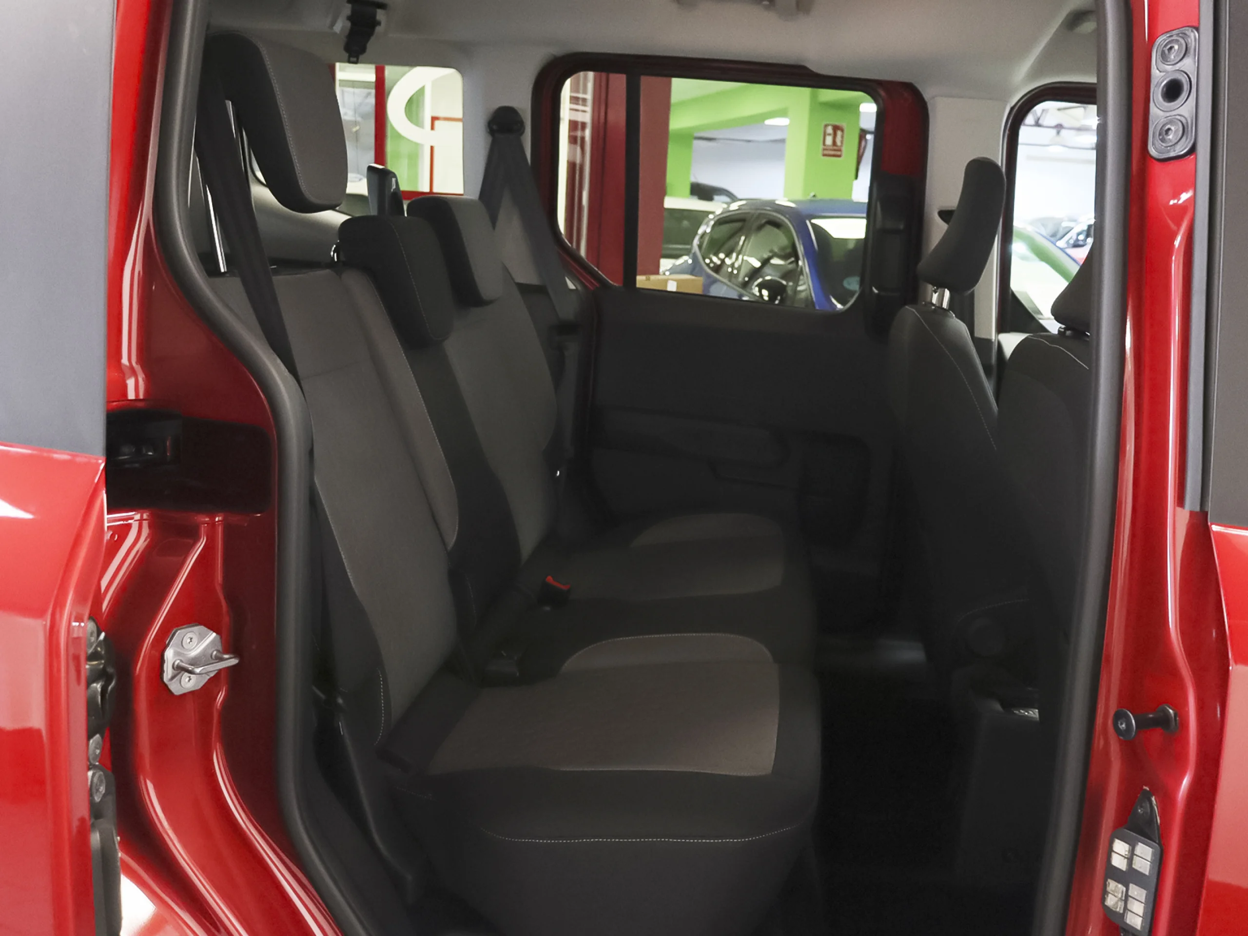 Ford Tourneo Courier BEV 43,5kWh Titanium Auto 100 kW (136 CV) - Foto 10