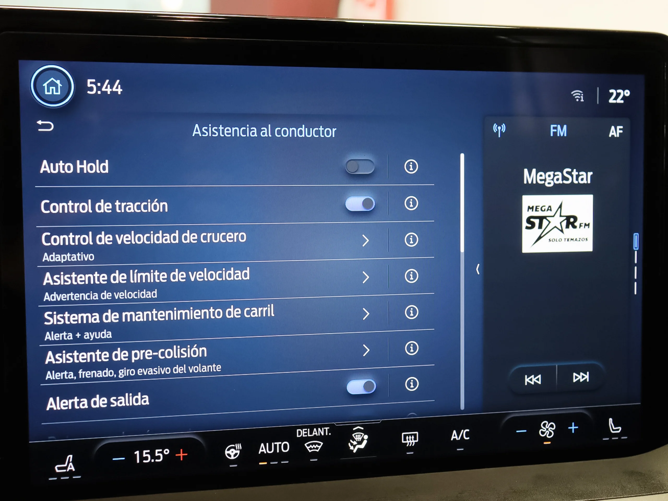 Ford Tourneo Courier BEV 43,5kWh Titanium Auto 100 kW (136 CV) - Foto 24