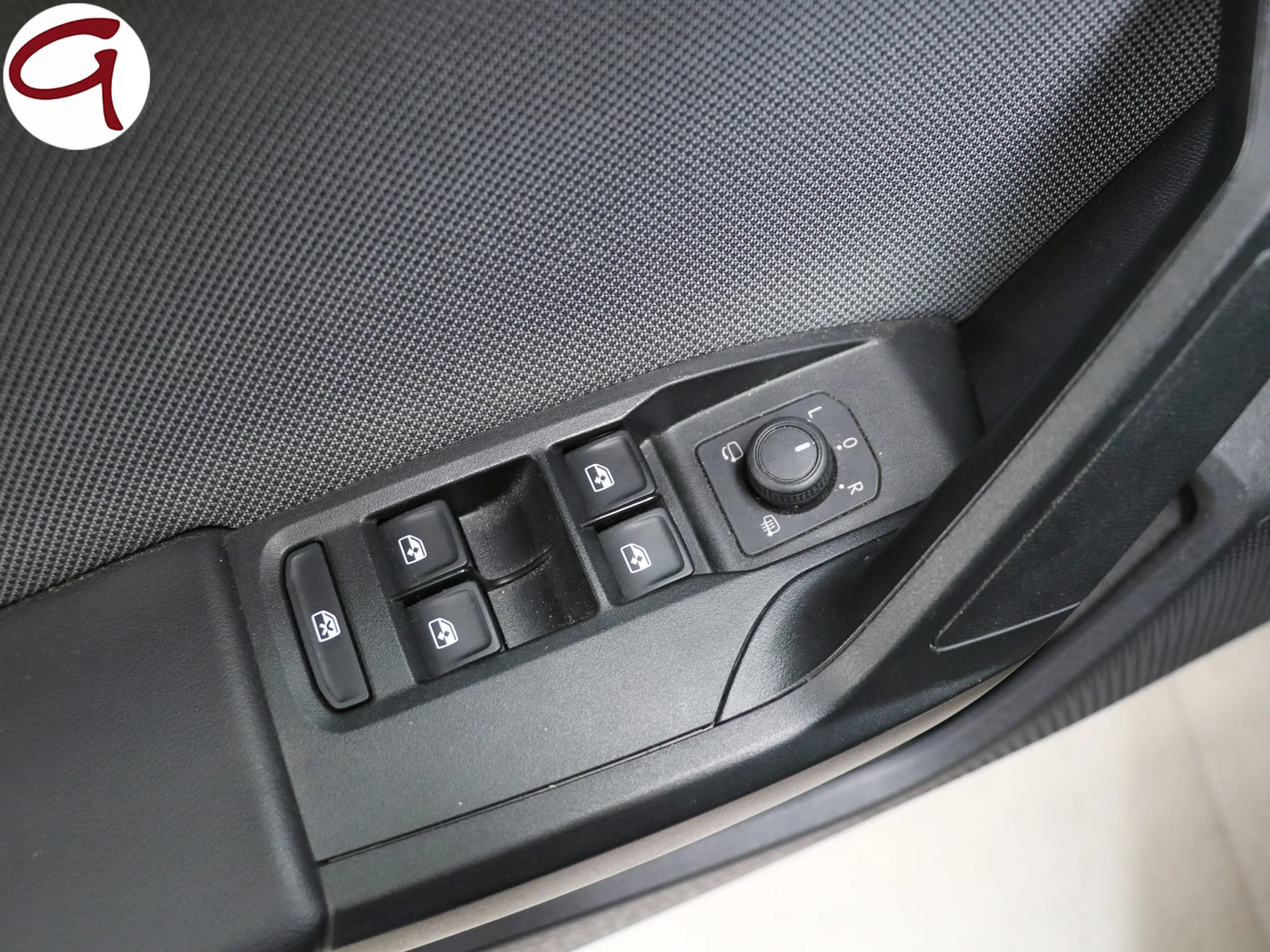 SEAT León 2.0 TDI S&S Style Go 85 kW (115 CV) - Foto 34