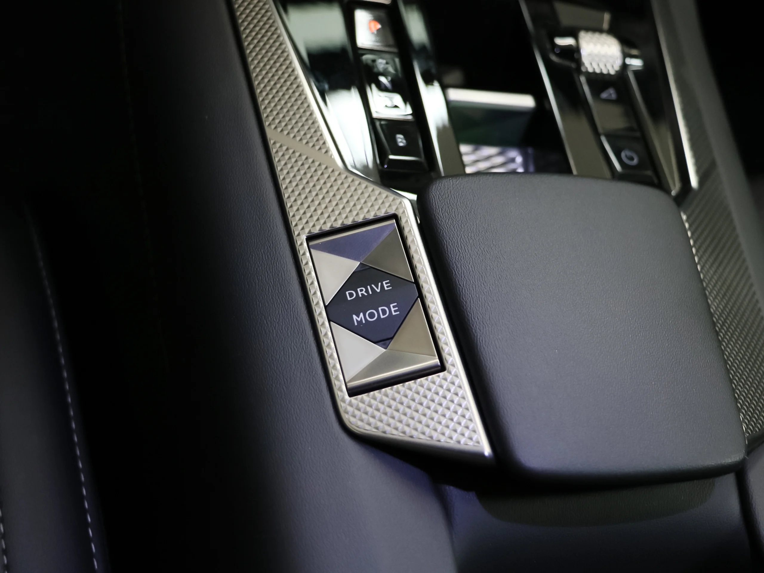 DS Ds4 E-TENSE Trocadero 165 kW (225 CV) - Foto 32