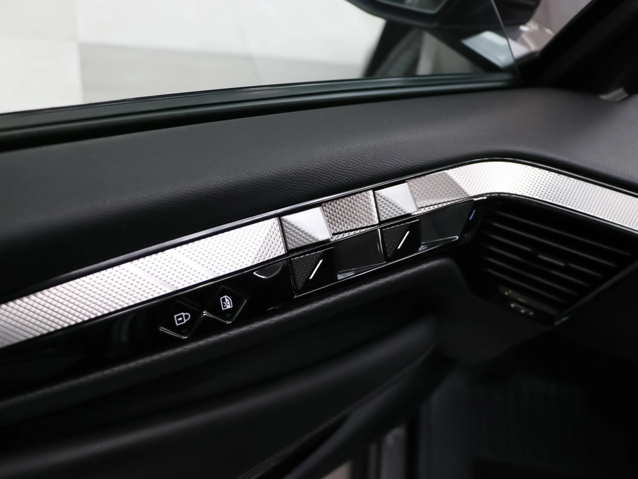 DS Ds4 E-TENSE Trocadero 165 kW (225 CV) - Foto 42