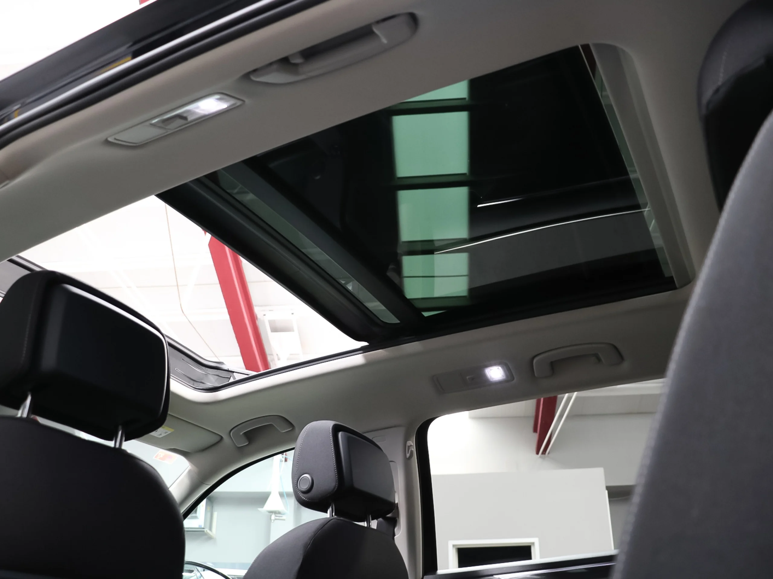 Volkswagen Tiguan Allspace Advance 1.5 TSI 110 kW (150 CV) DSG - Foto 9