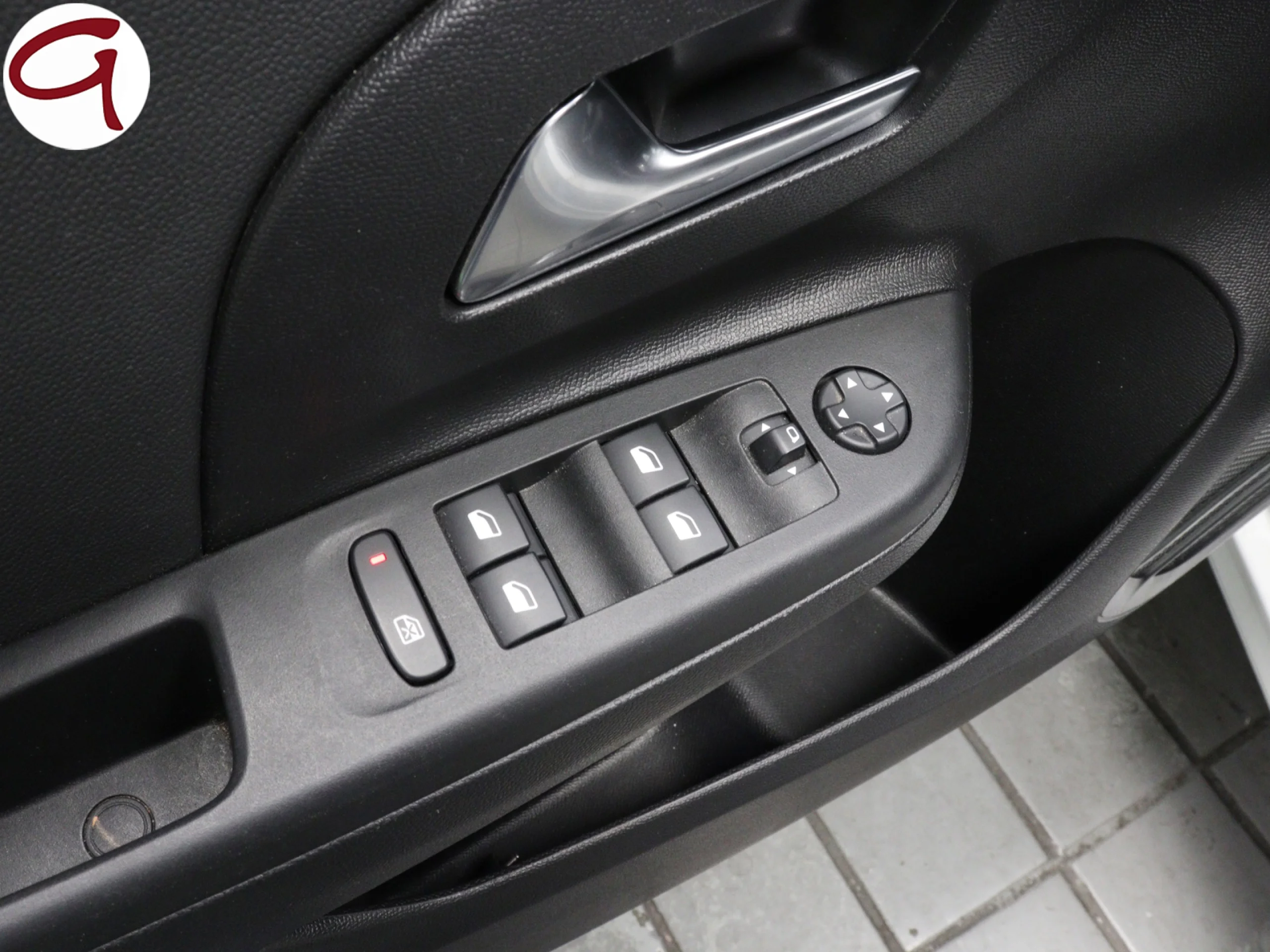 Opel Corsa-e 50kWh Elegance-e 100 kW (136 CV) - Foto 8