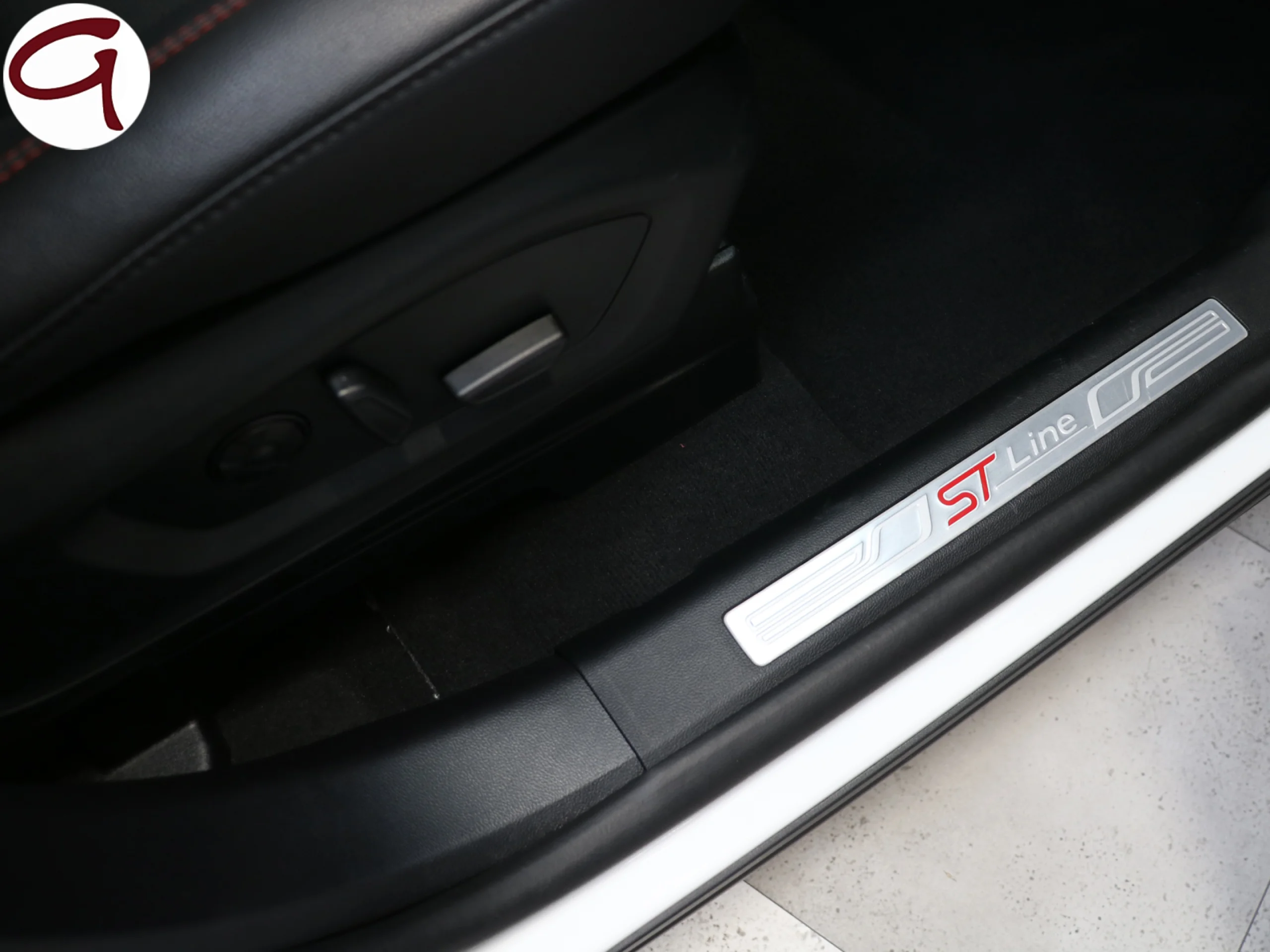 Ford Explorer 3.0 PHEV ST Line AWD 336 kW (457 CV) - Foto 7