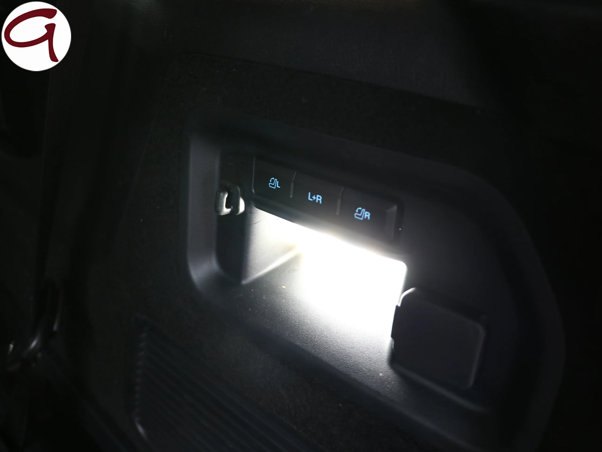 Ford Explorer 3.0 PHEV ST Line AWD 336 kW (457 CV) - Foto 66