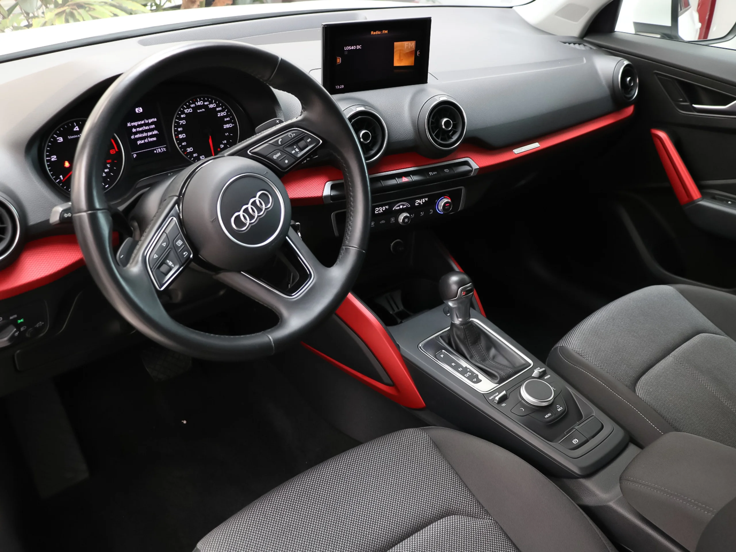 Audi Q2 design 30 TDI 85 kW (116 CV) S tronic - Foto 4