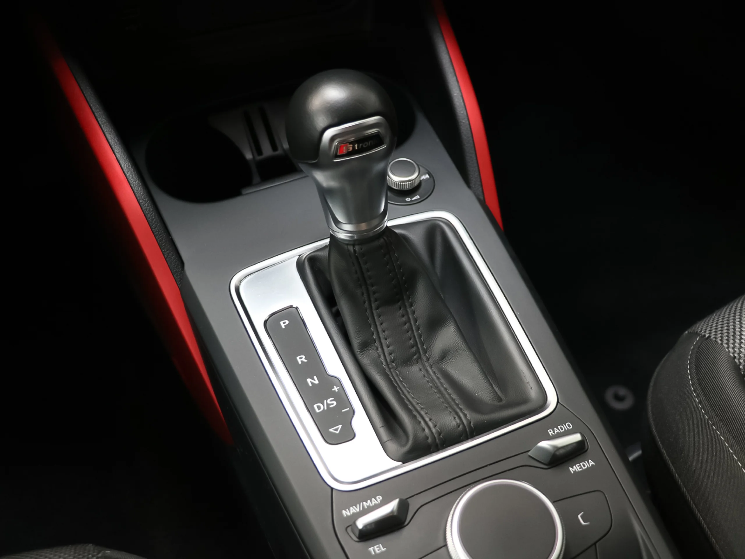 Audi Q2 design 30 TDI 85 kW (116 CV) S tronic - Foto 18