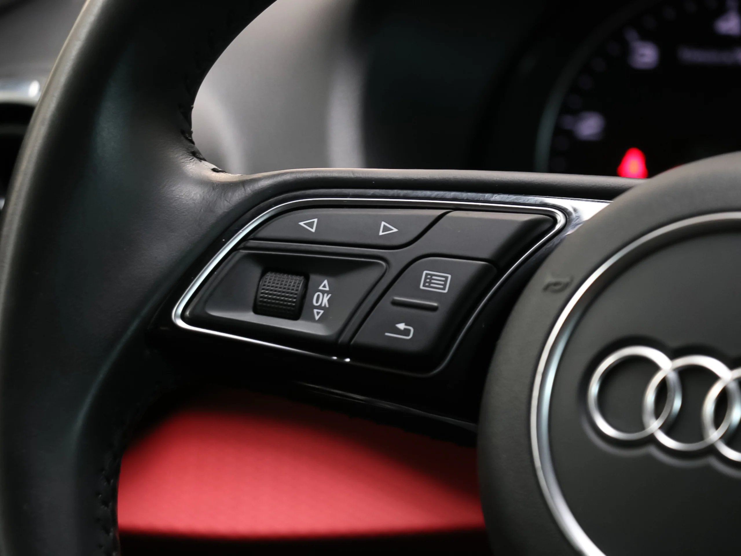 Audi Q2 design 30 TDI 85 kW (116 CV) S tronic - Foto 23