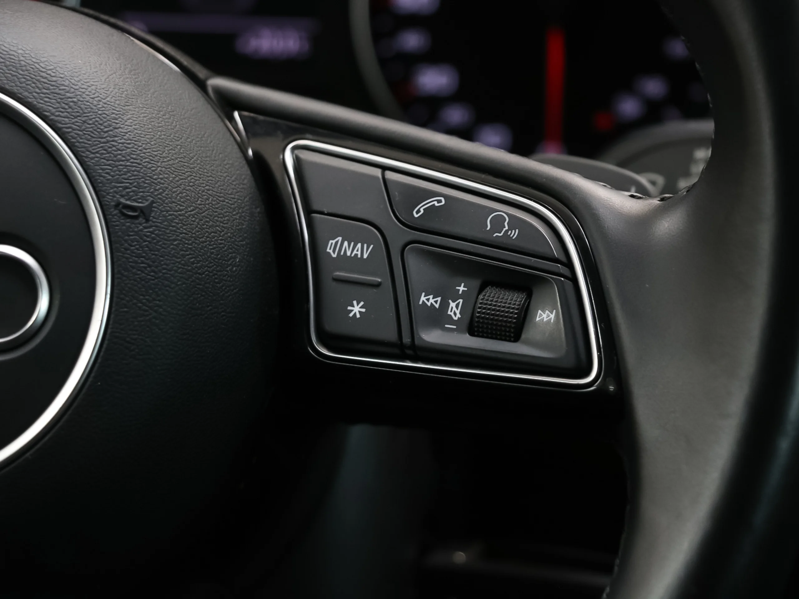 Audi Q2 design 30 TDI 85 kW (116 CV) S tronic - Foto 24