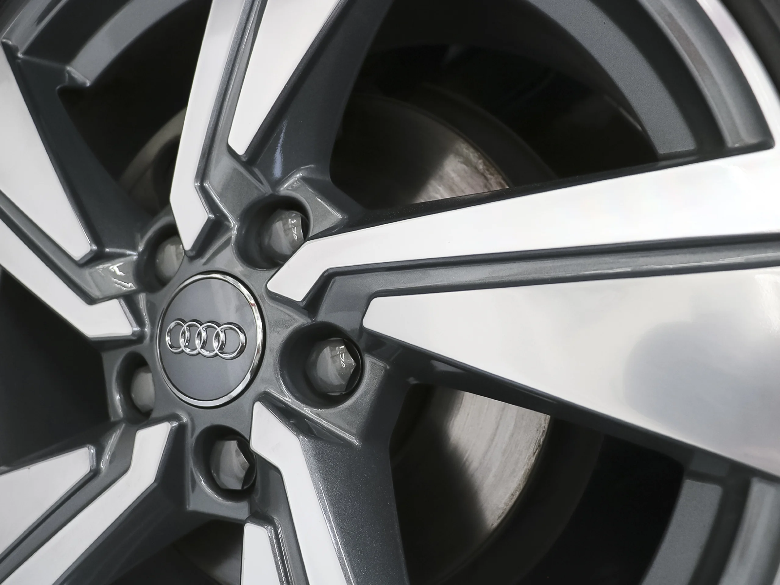 Audi Q2 design 30 TDI 85 kW (116 CV) S tronic - Foto 33