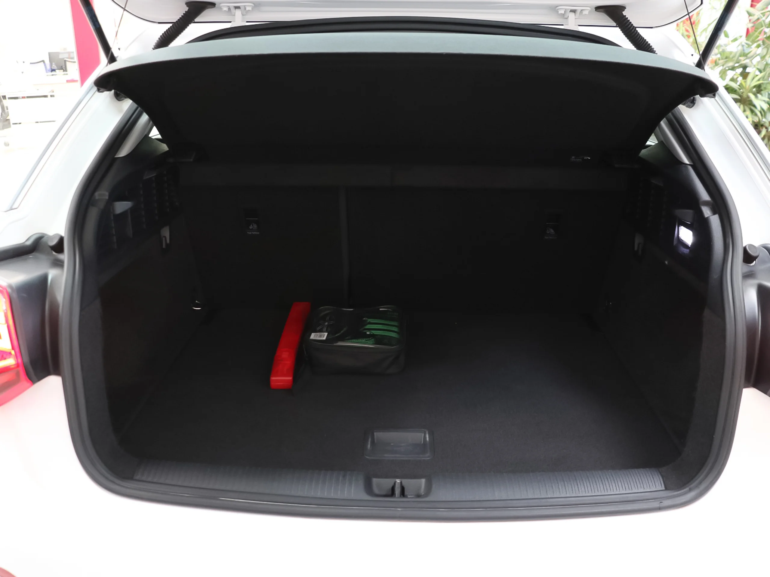 Audi Q2 design 30 TDI 85 kW (116 CV) S tronic - Foto 35