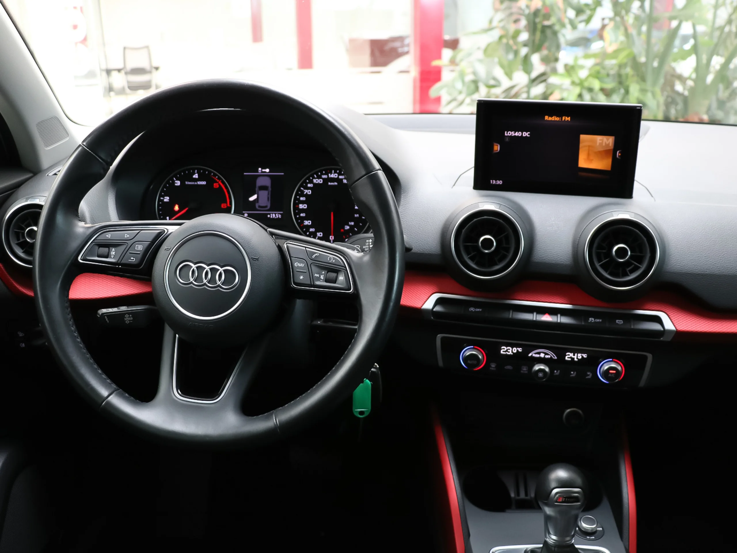Audi Q2 design 30 TDI 85 kW (116 CV) S tronic - Foto 13