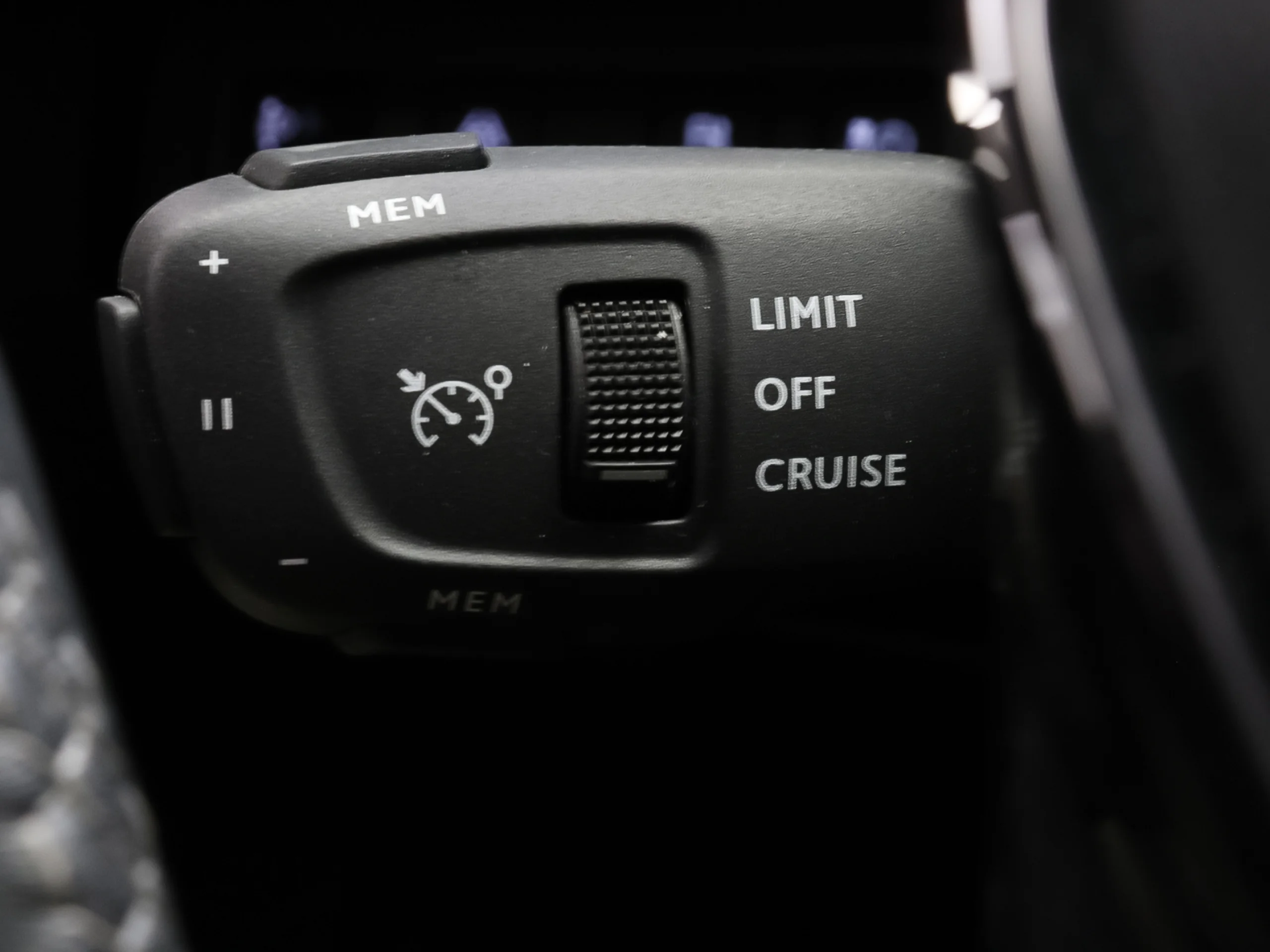 Peugeot 3008 Hybrid 225 Allure Pack e-EAT8 165 kW (225 CV) - Foto 30