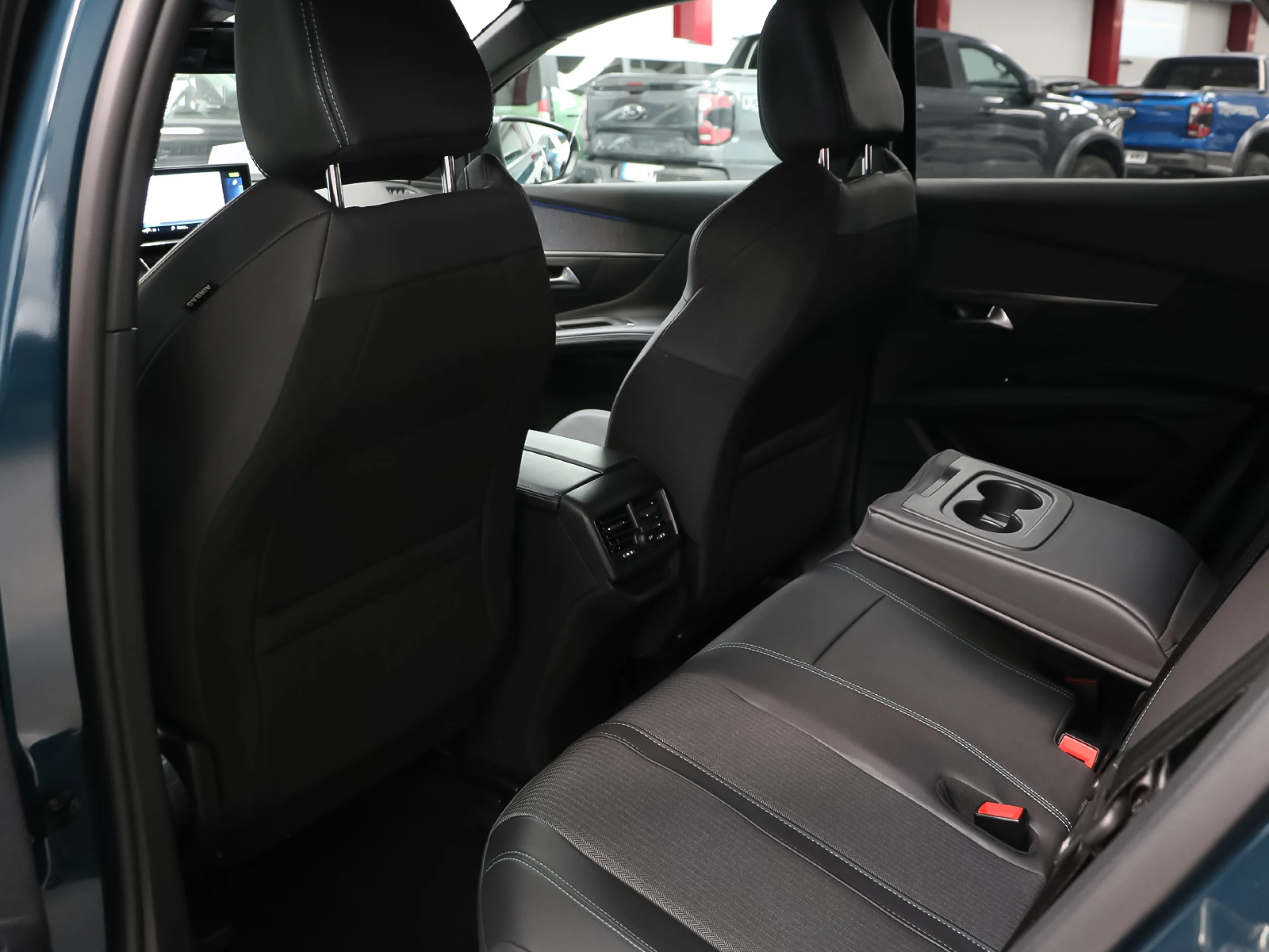 Peugeot 3008 Hybrid 225 Allure Pack e-EAT8 165 kW (225 CV) - Foto 8