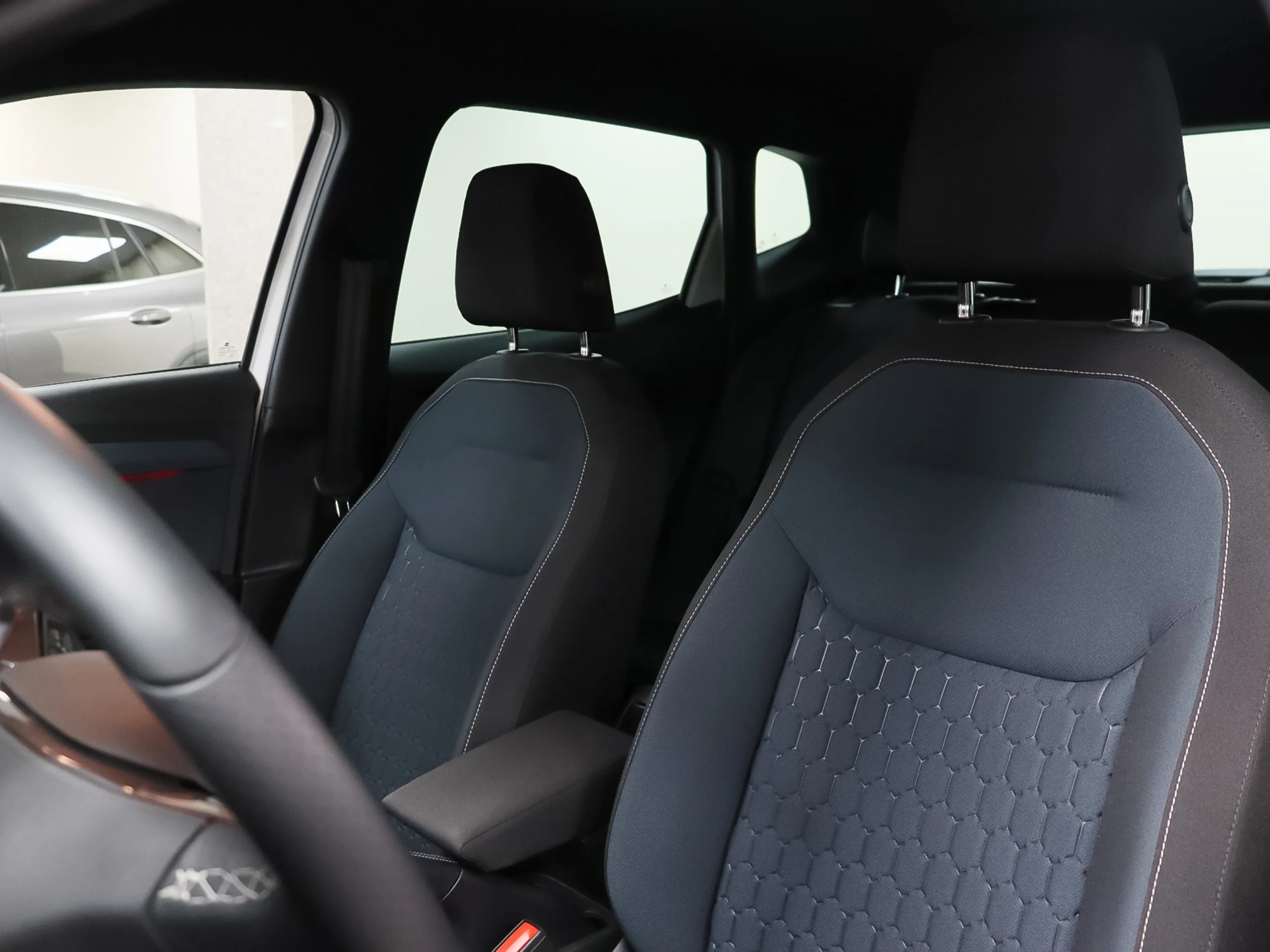 SEAT Arona 1.0 TSI S&S Style+ 85 kW (115 CV) - Foto 6