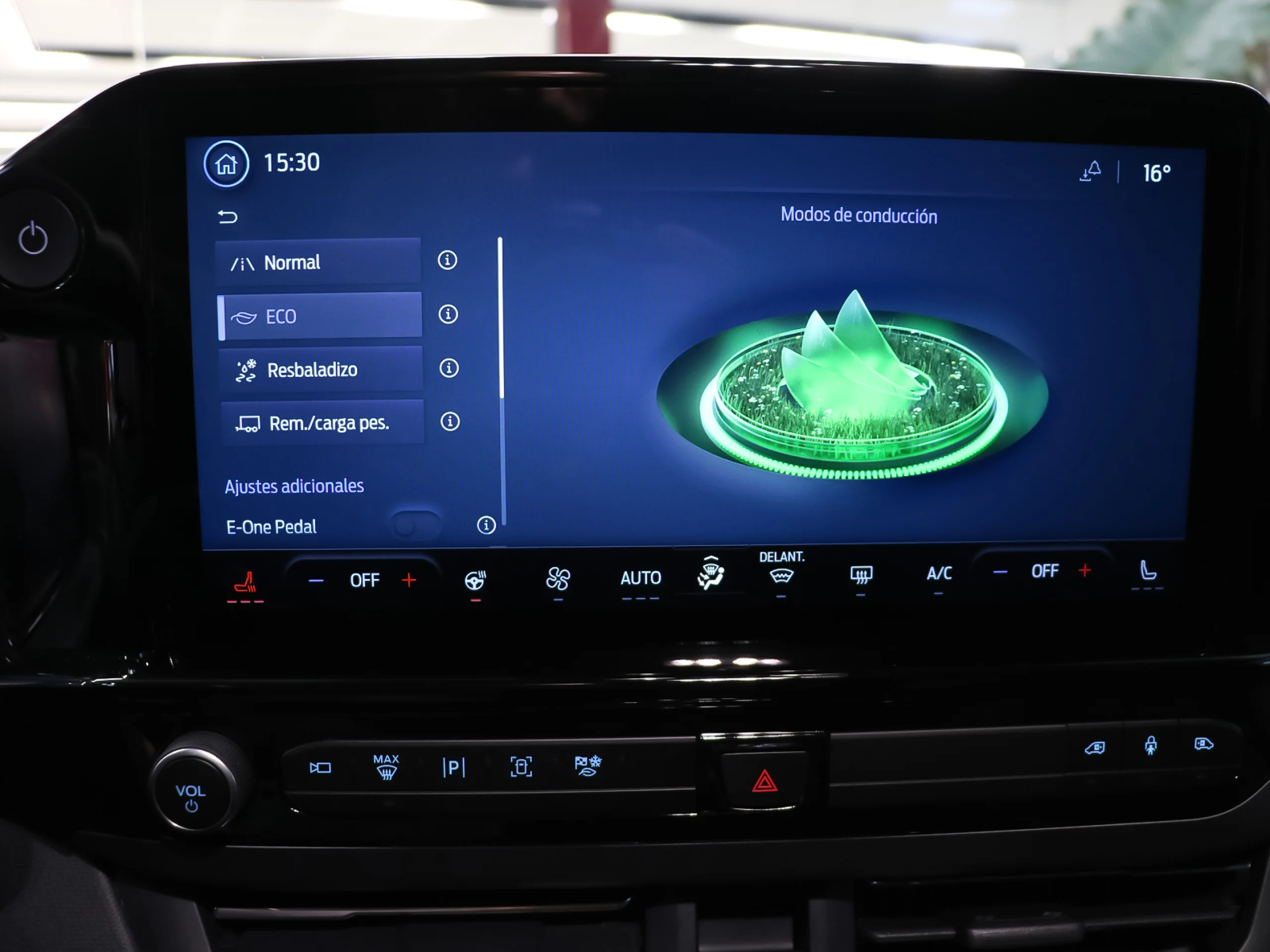 Ford Tourneo Custom BEV 64kWh Titanium X L2 Auto 160 kW (218 CV) - Foto 35