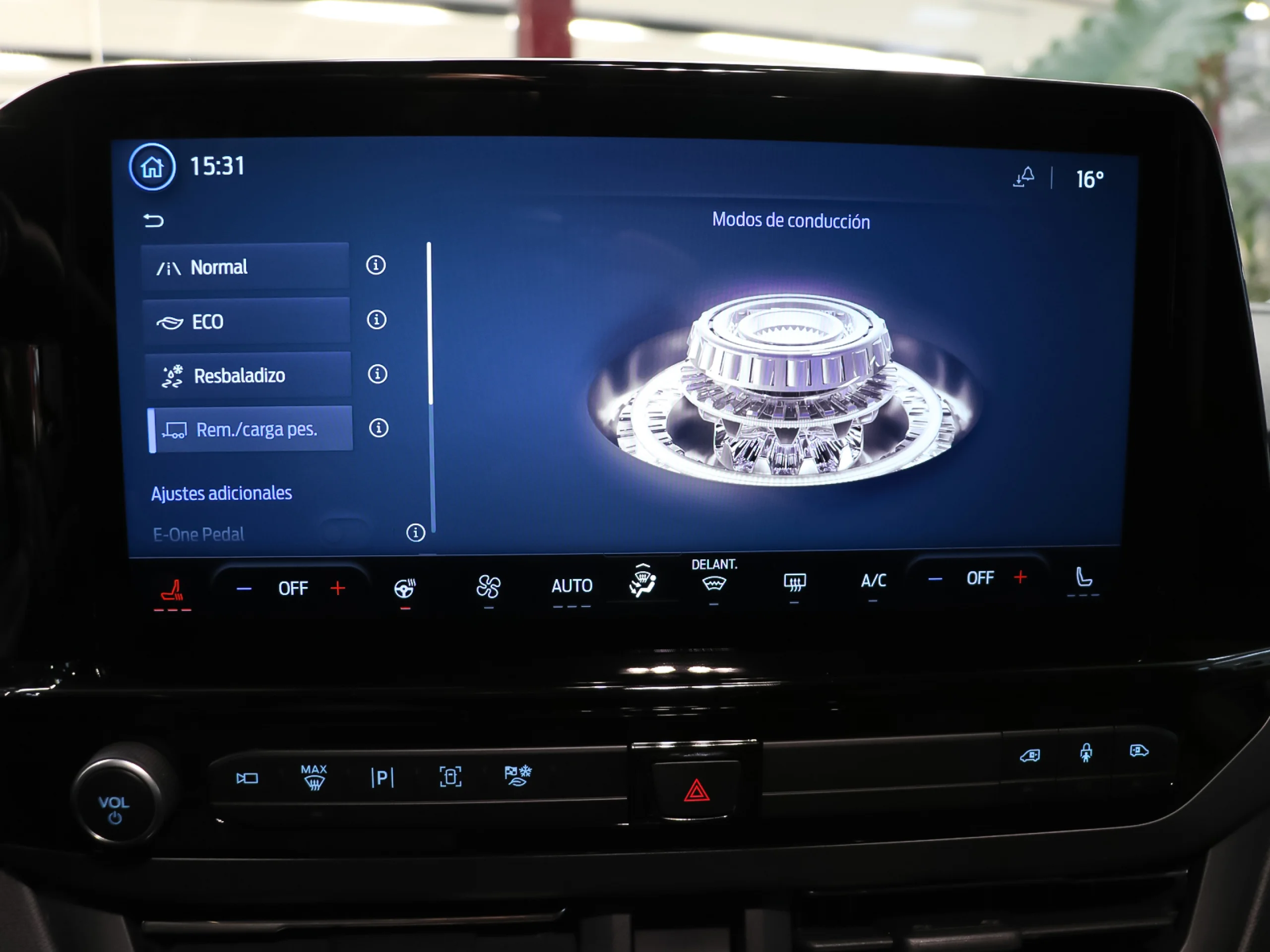 Ford Tourneo Custom BEV 64kWh Titanium X L2 Auto 160 kW (218 CV) - Foto 37