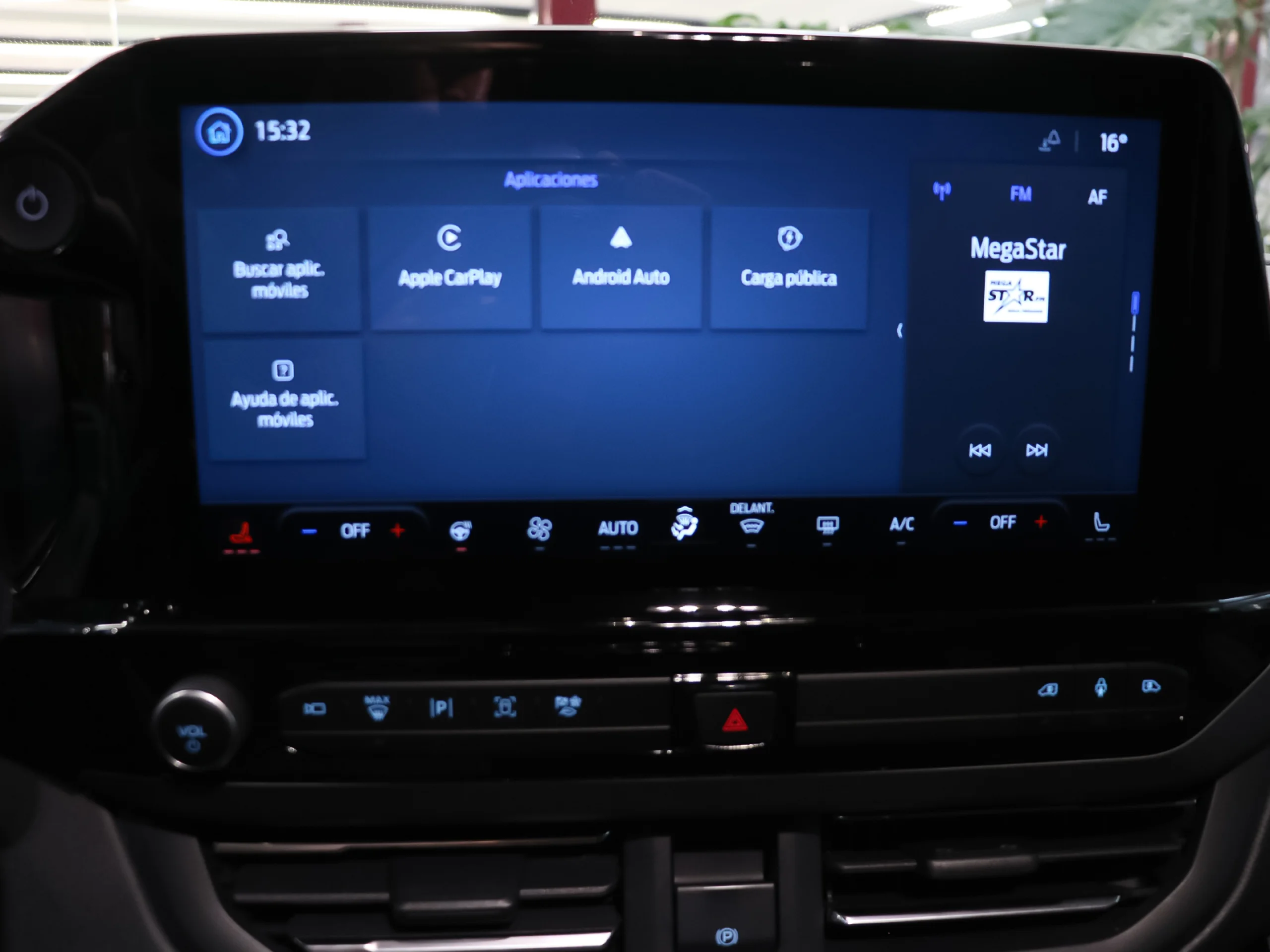 Ford Tourneo Custom BEV 64kWh Titanium X L2 Auto 160 kW (218 CV) - Foto 42