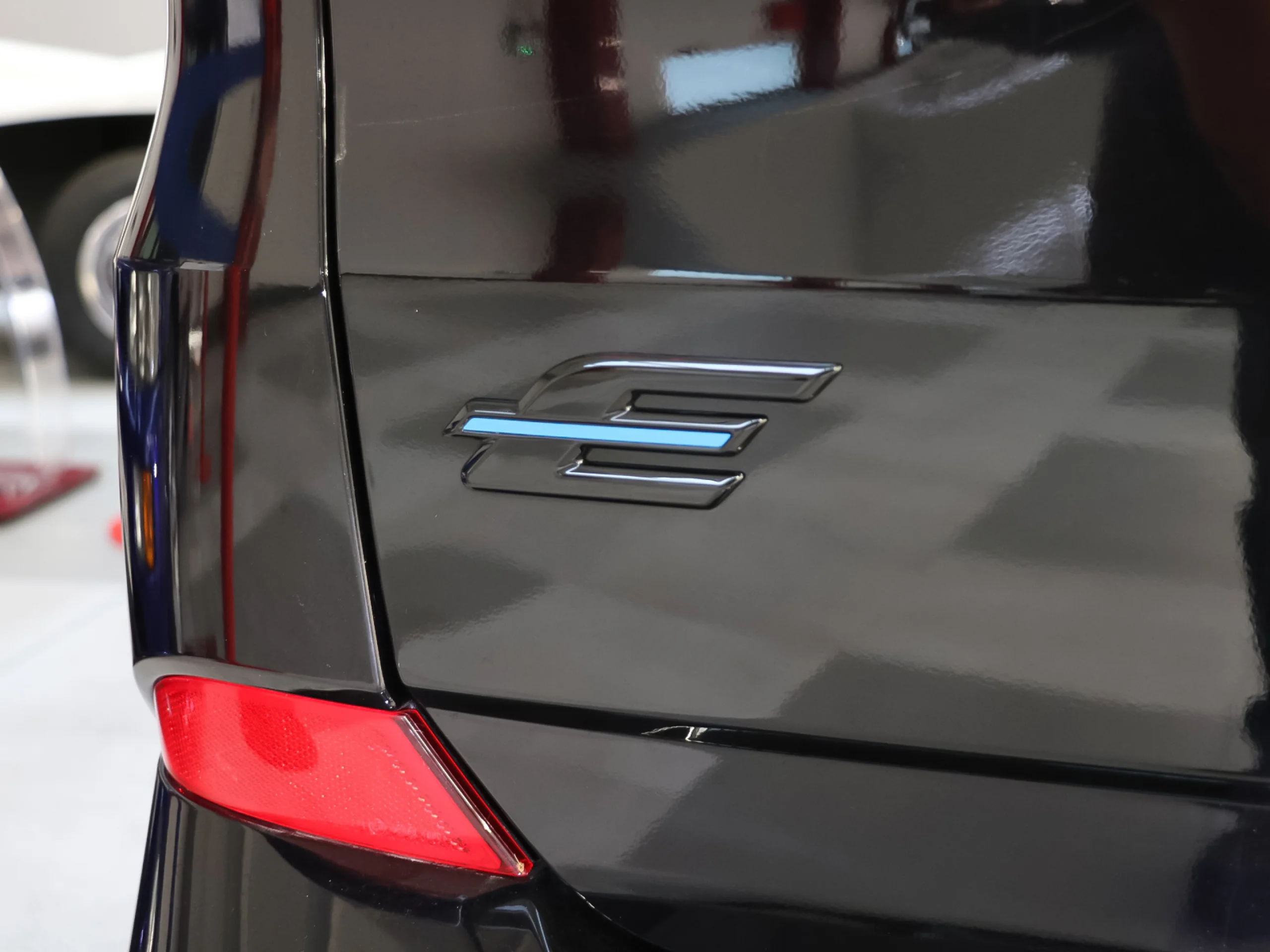 Ford Tourneo Custom BEV 64kWh Titanium X L2 Auto 160 kW (218 CV) - Foto 57