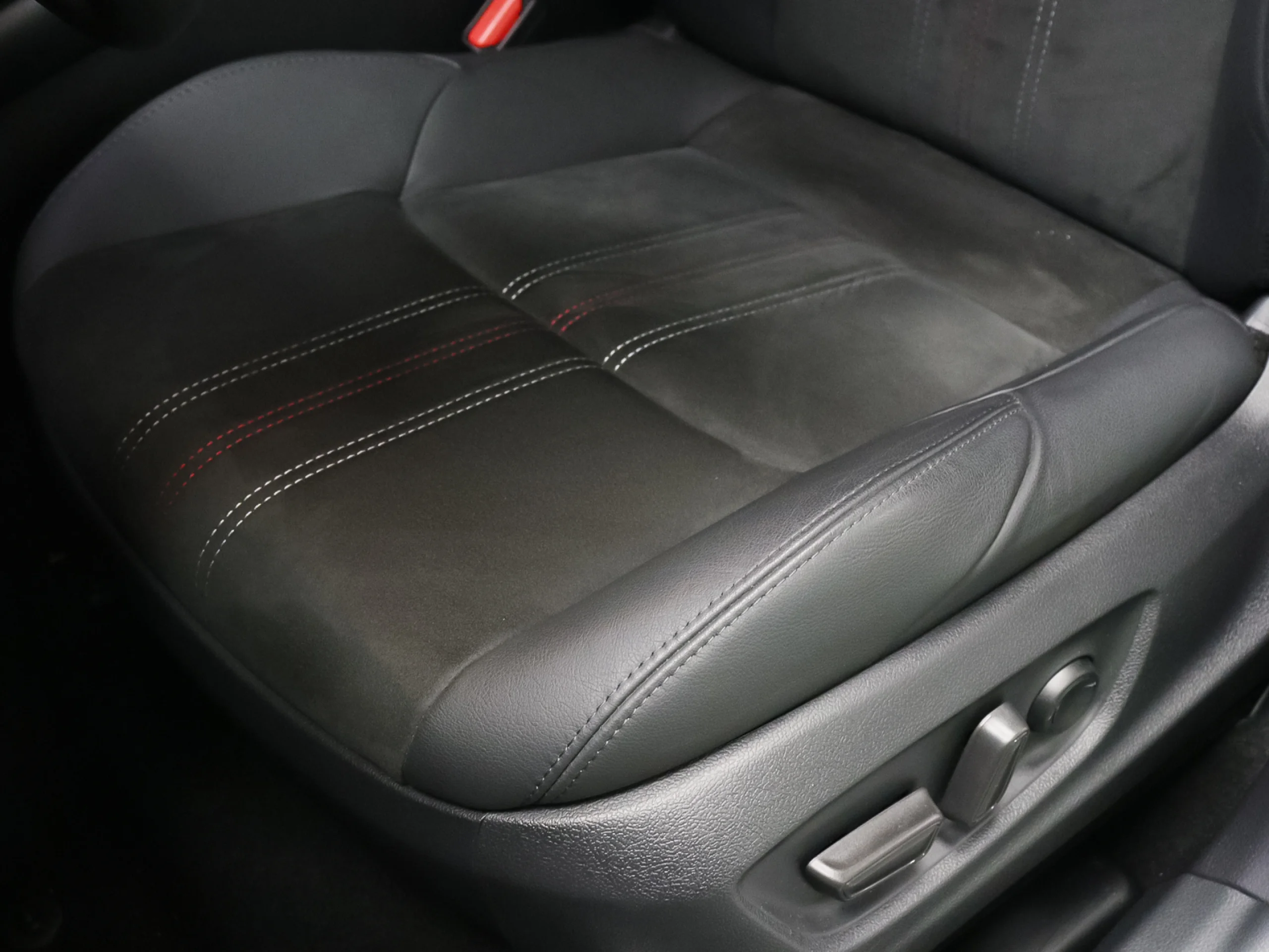 Toyota C-HR 180H GR Sport 135 kW (184 CV) - Foto 6