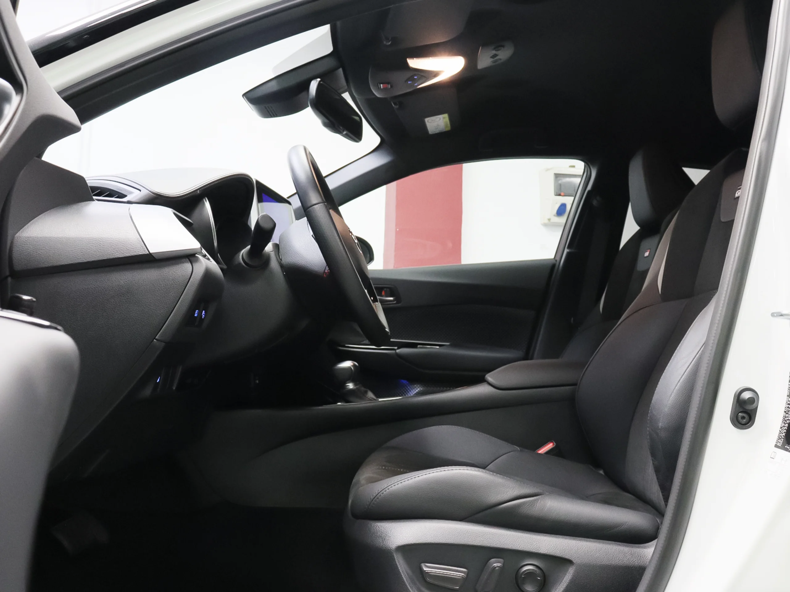 Toyota C-HR 180H GR Sport 135 kW (184 CV) - Foto 4