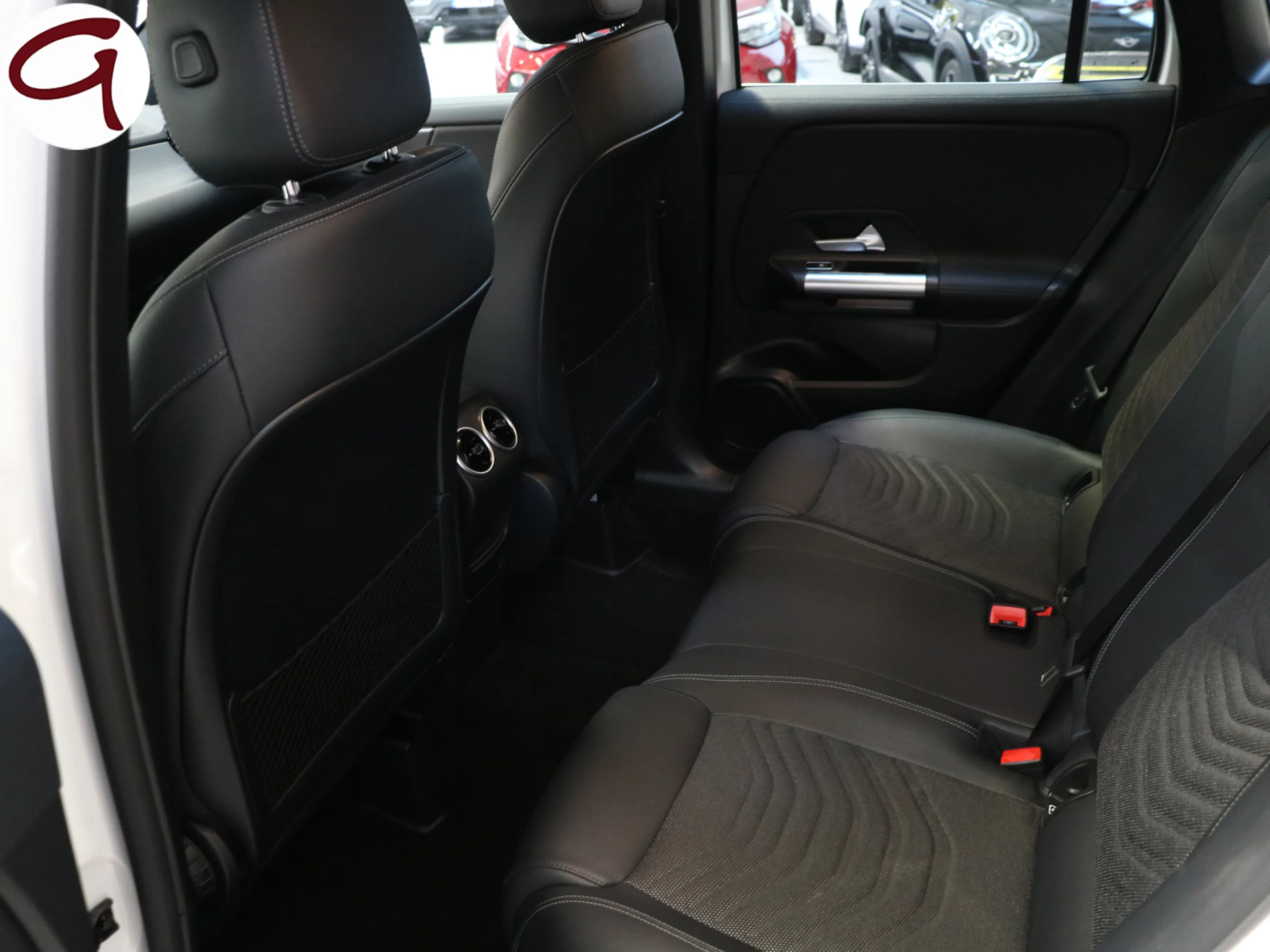 Mercedes-Benz GLA 200 D 110 kW (150 CV) - Foto 9