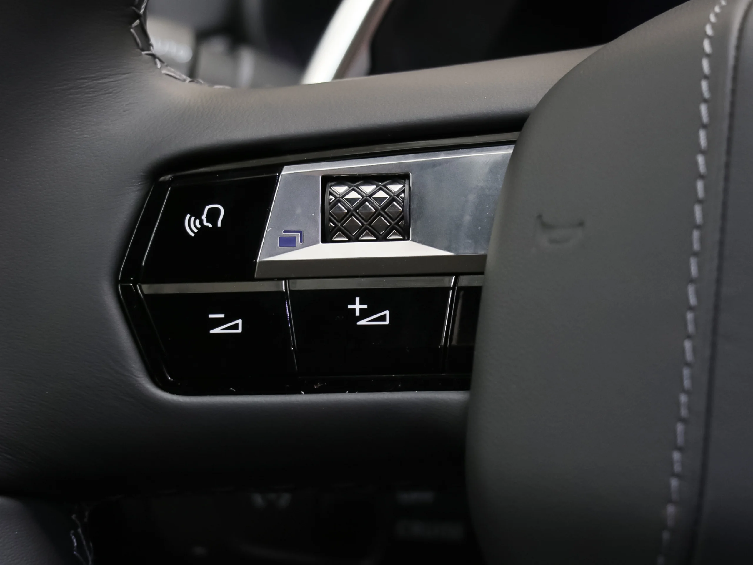 DS DS7 Crossback E-Tense 225 Rivoli Auto 165 kW (225 CV) - Foto 7