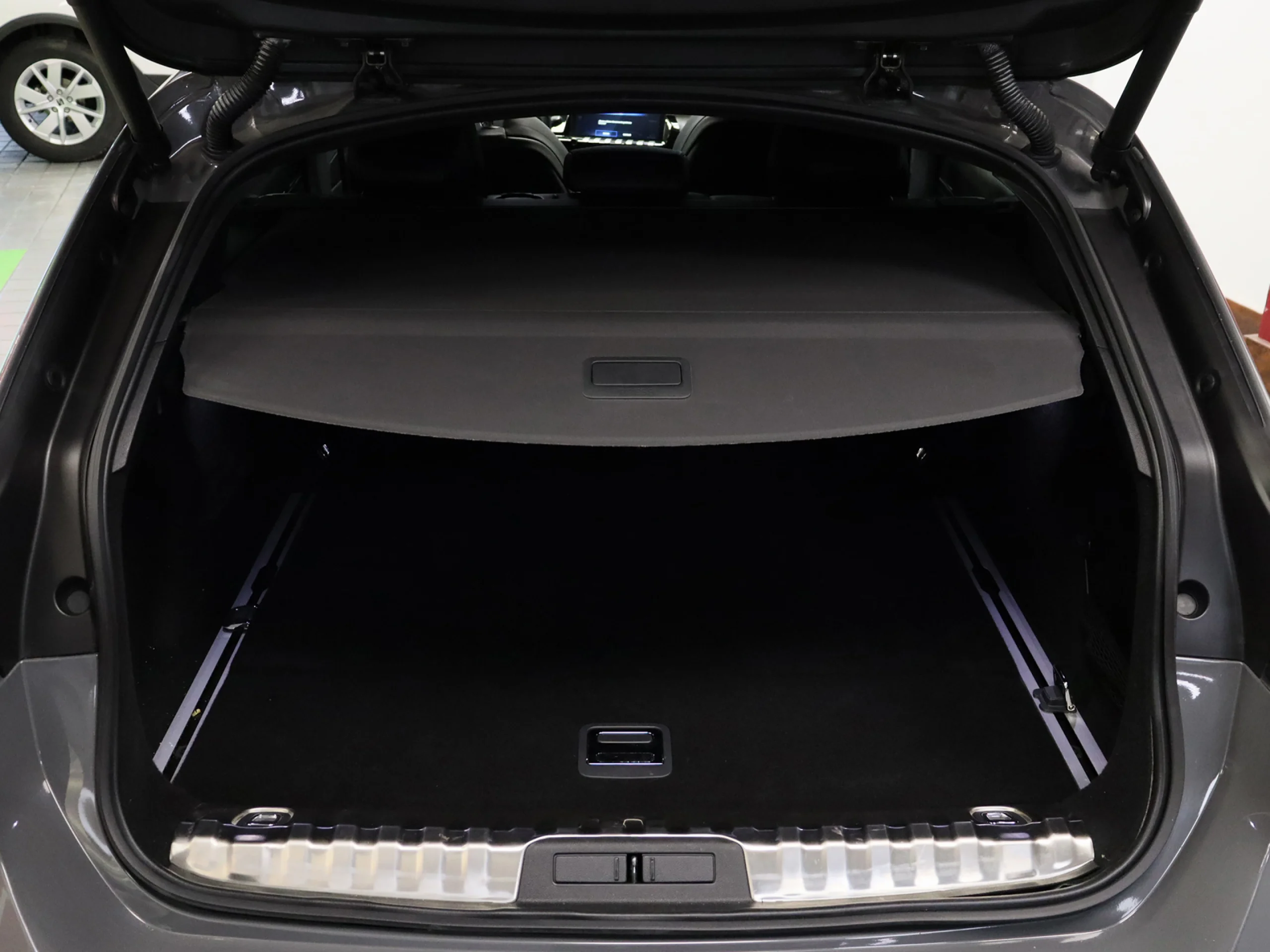 Peugeot 508 sw Hybrid 225 GT e-EAT8 165 kW (225 CV) - Foto 49