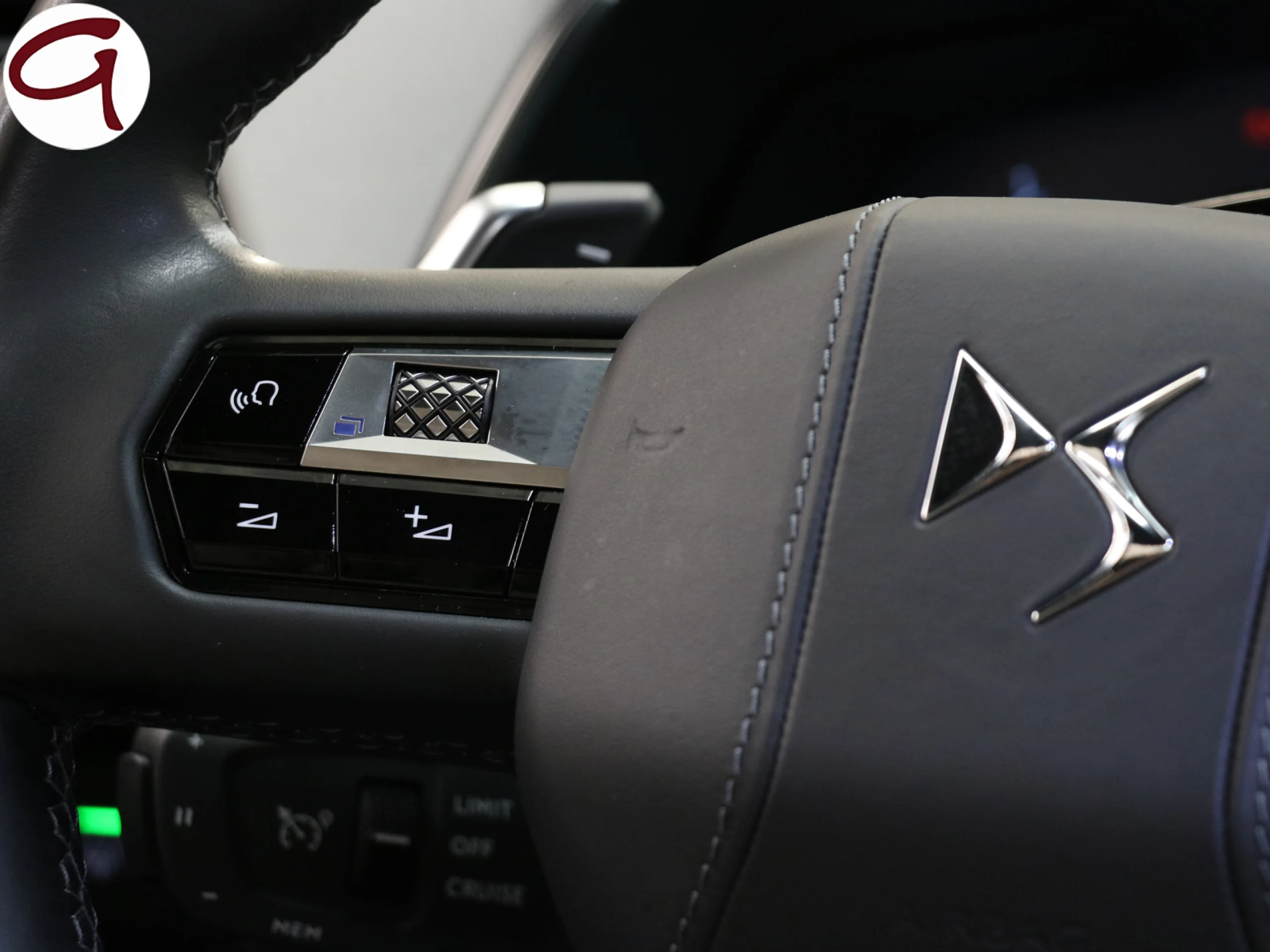 DS DS7 Crossback E-Tense 300 Grand Chic 4WD Auto 221 kW (300 CV) - Foto 29