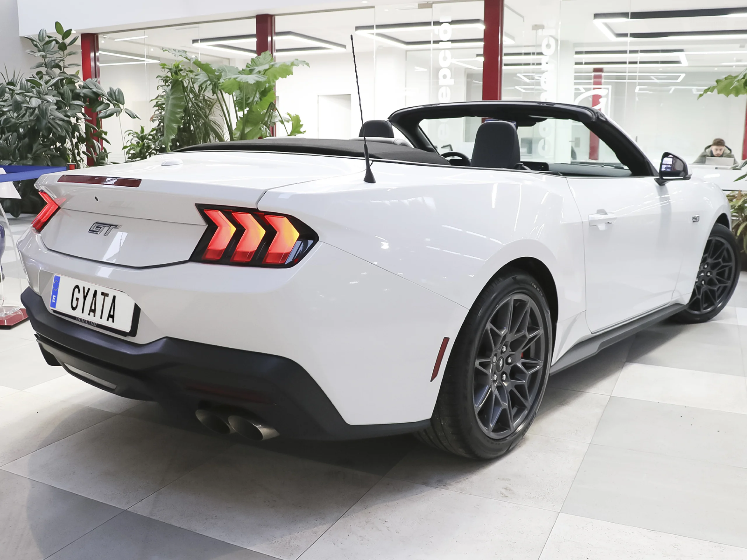 Ford Mustang 5.0 Ti-VCT V8 Cabrio GT Fastback 331 kW (450 CV) - Foto 3