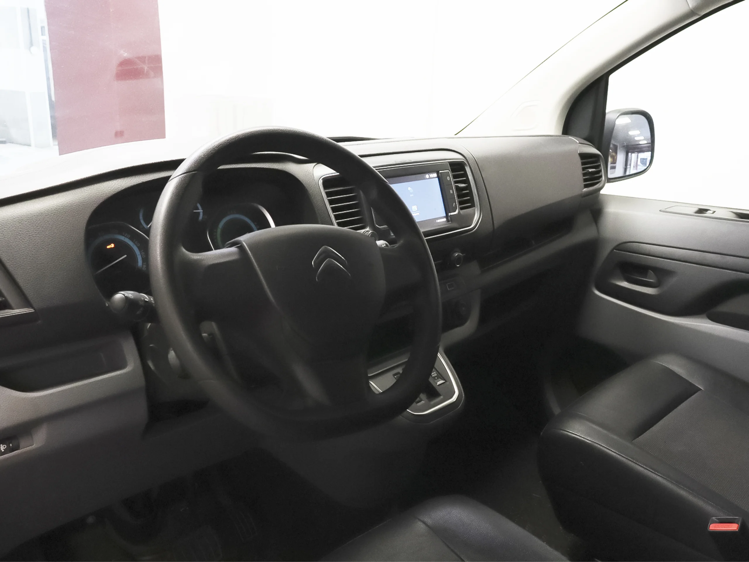 Citroen ë-Jumpy Furgon ë-Jumpy 75 KWh Talla M Club 100 kW (136 CV) - Foto 3