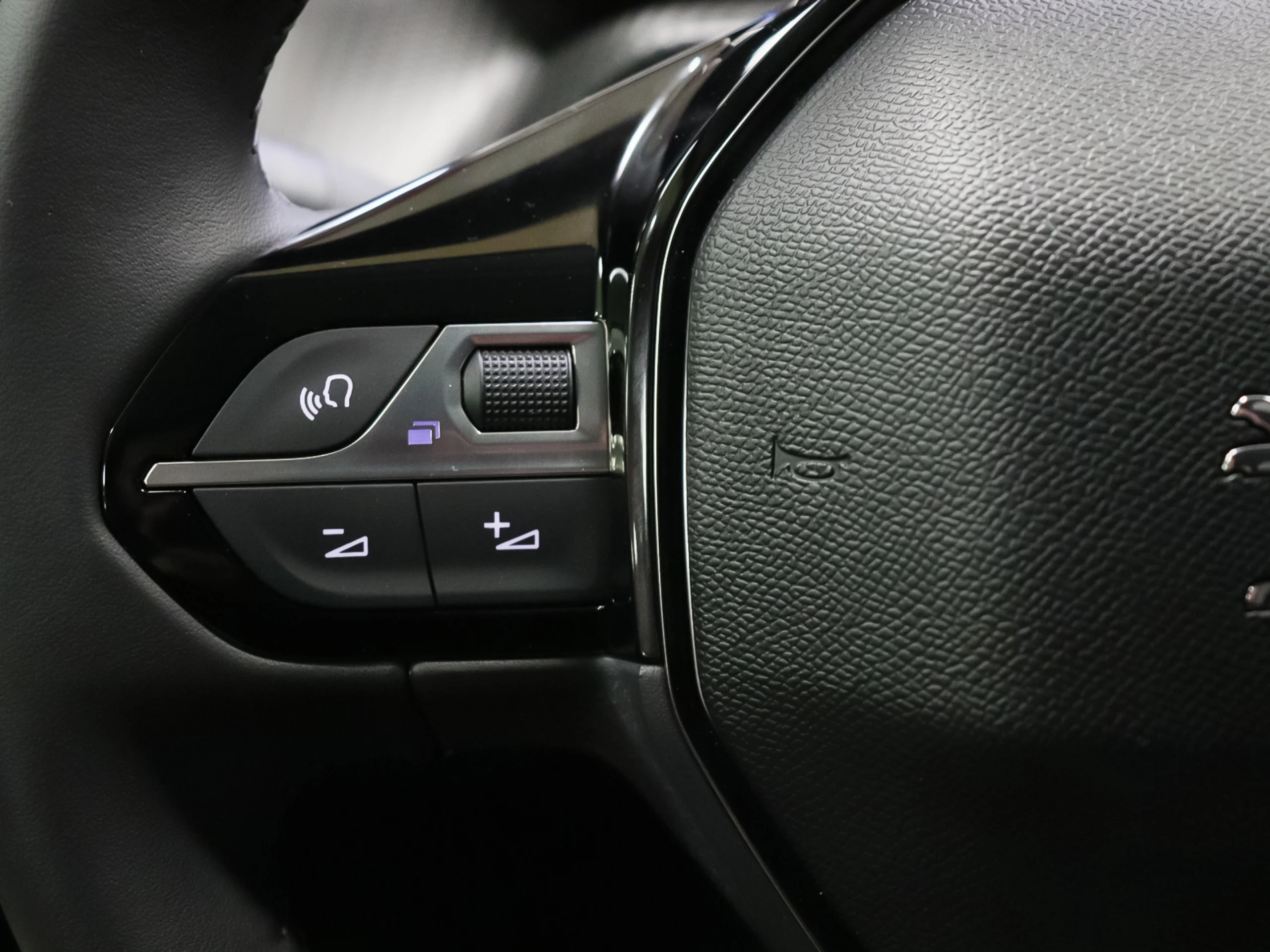 Peugeot E-208 Eléctrico Allure Pack 100 kW (136 CV) - Foto 9