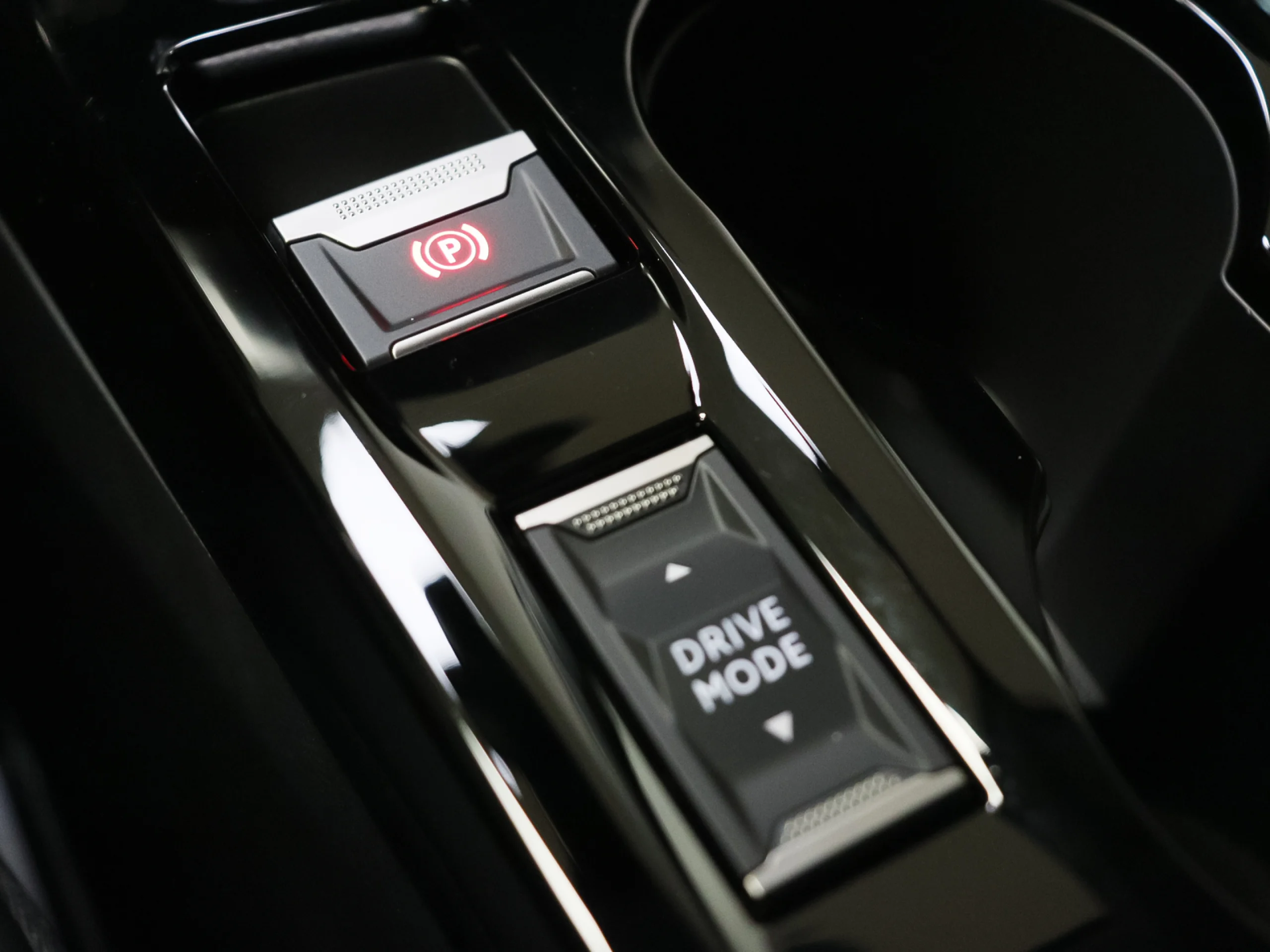 Peugeot E-208 Eléctrico Allure Pack 100 kW (136 CV) - Foto 26