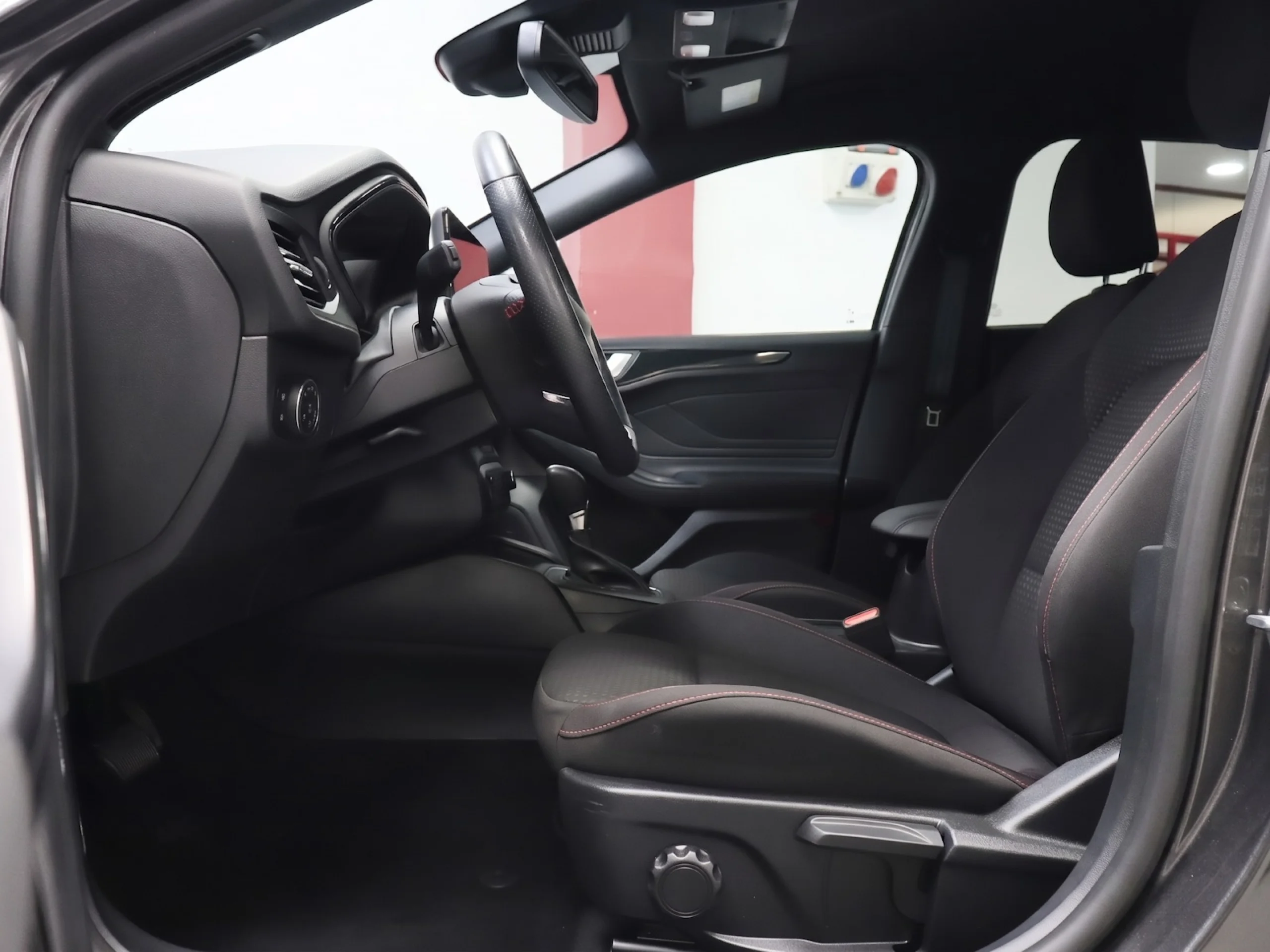 Ford Focus SportBreak 1.0 Ecoboost MHEV ST-Line Auto 114 kW (155 CV) - Foto 4