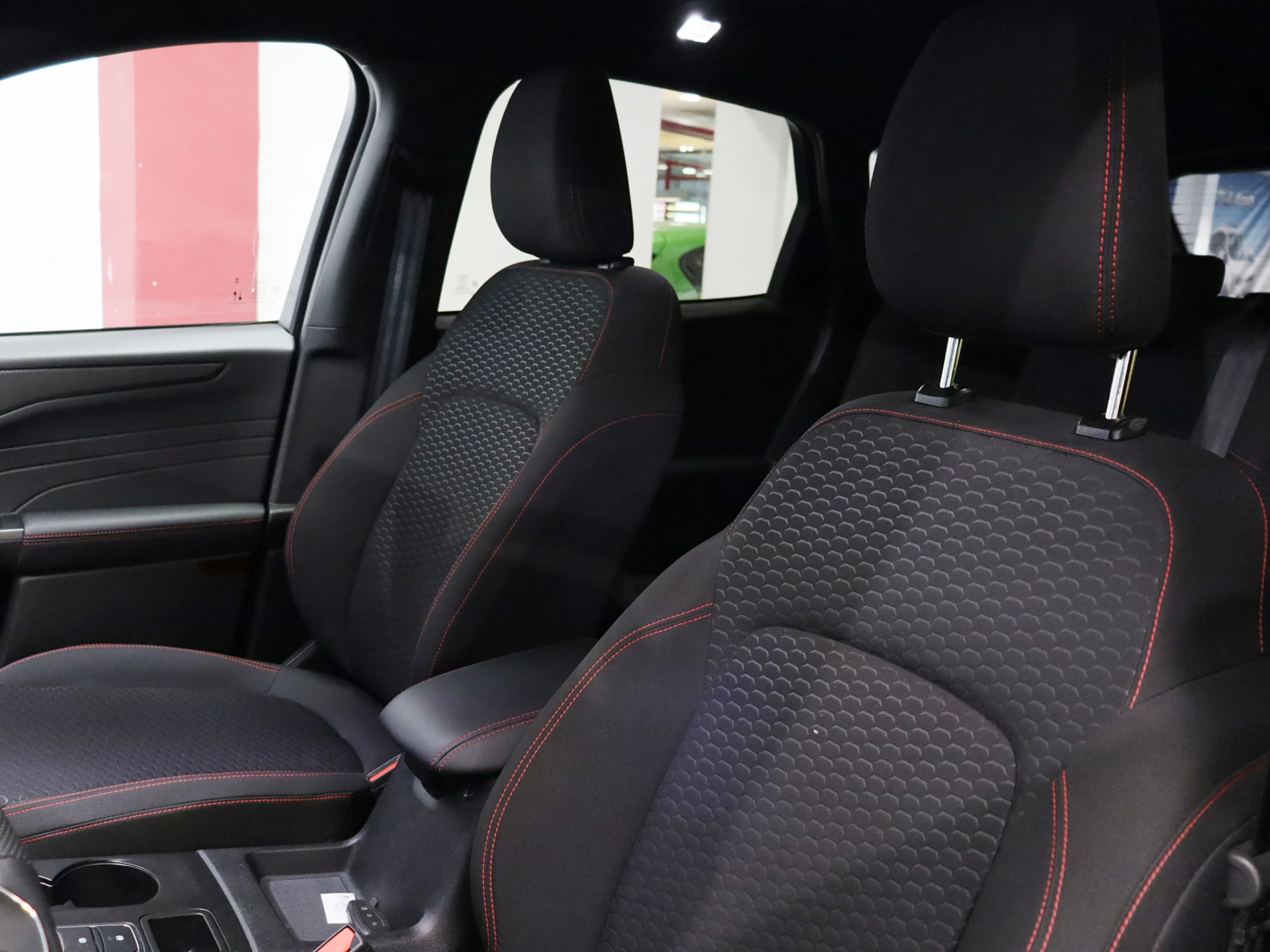 Ford Kuga 2.5 Duratec FHEV ST-Line Auto 132 kW (180 CV) - Foto 5