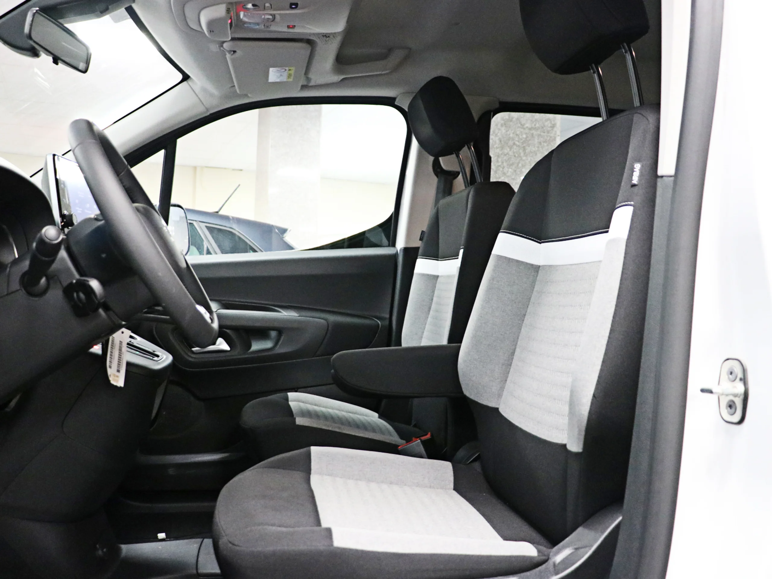 Citroen ë-Berlingo Shine Talla M 50kWh 100 kW (136 CV) - Foto 9